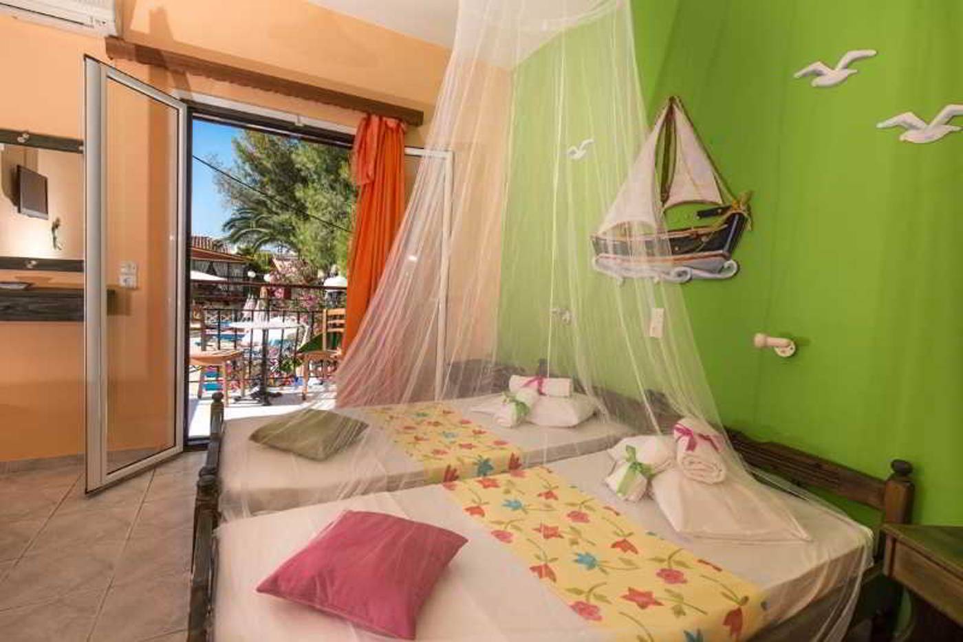 Two-Brothers-Studios-Room-16