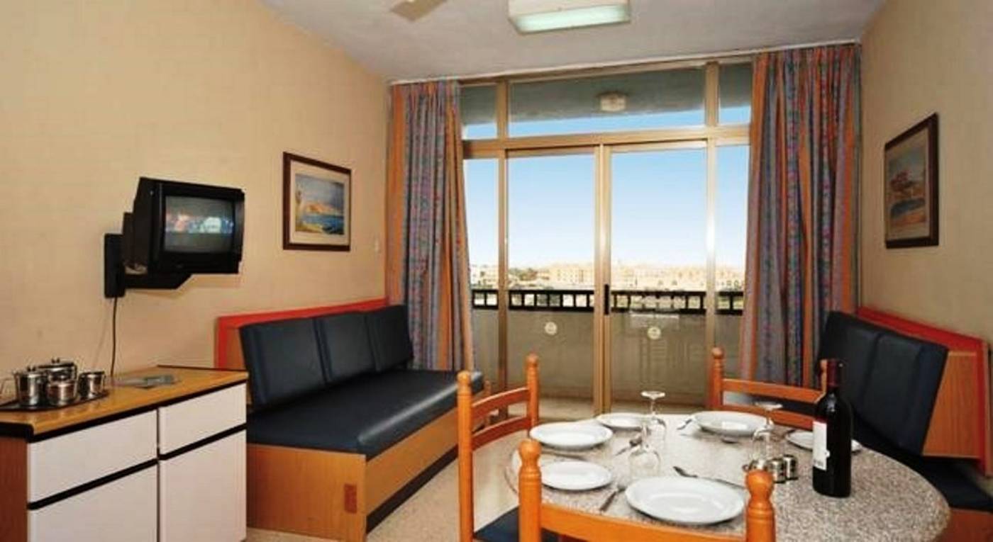 The-St-George-Park-Hotel-Room-28