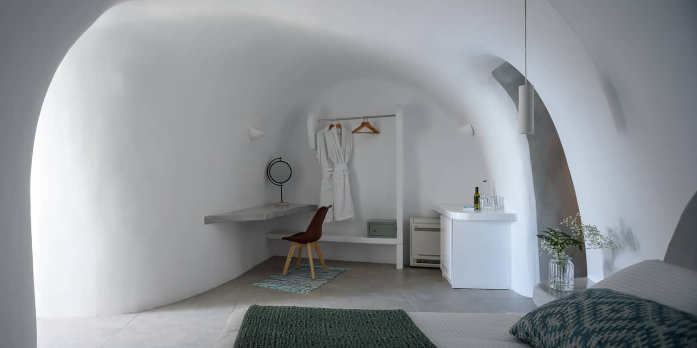 Panorama-Santorini-Boutique-Hotel-Room-17