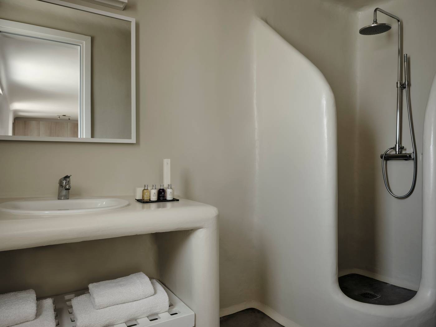 Mykonos-No5-Luxury-Suites---Villas-Room-51