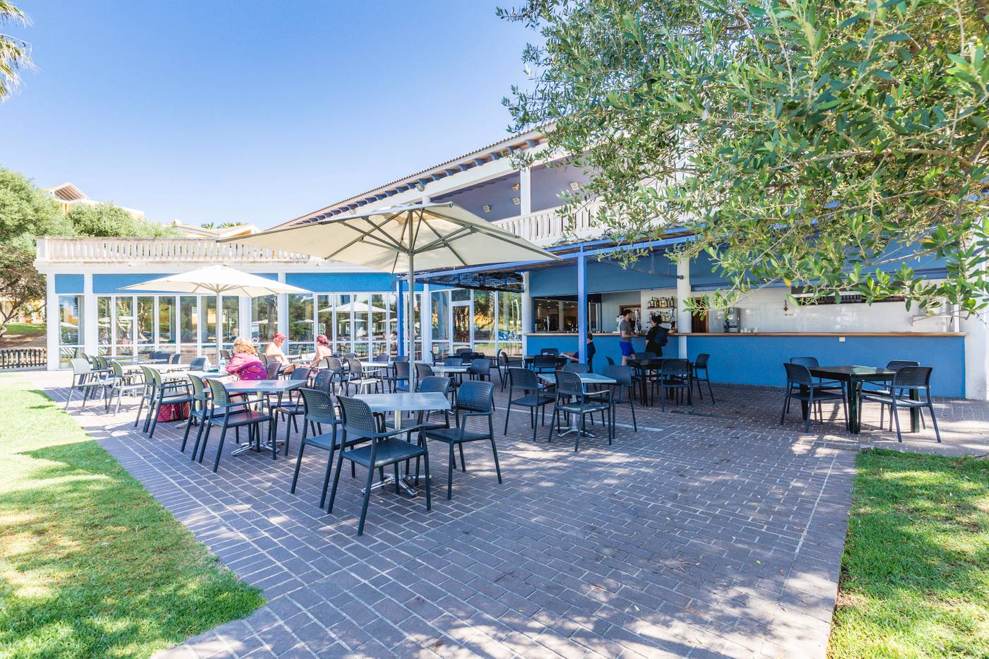 Vacances-Menorca-Resort-Terrace-23