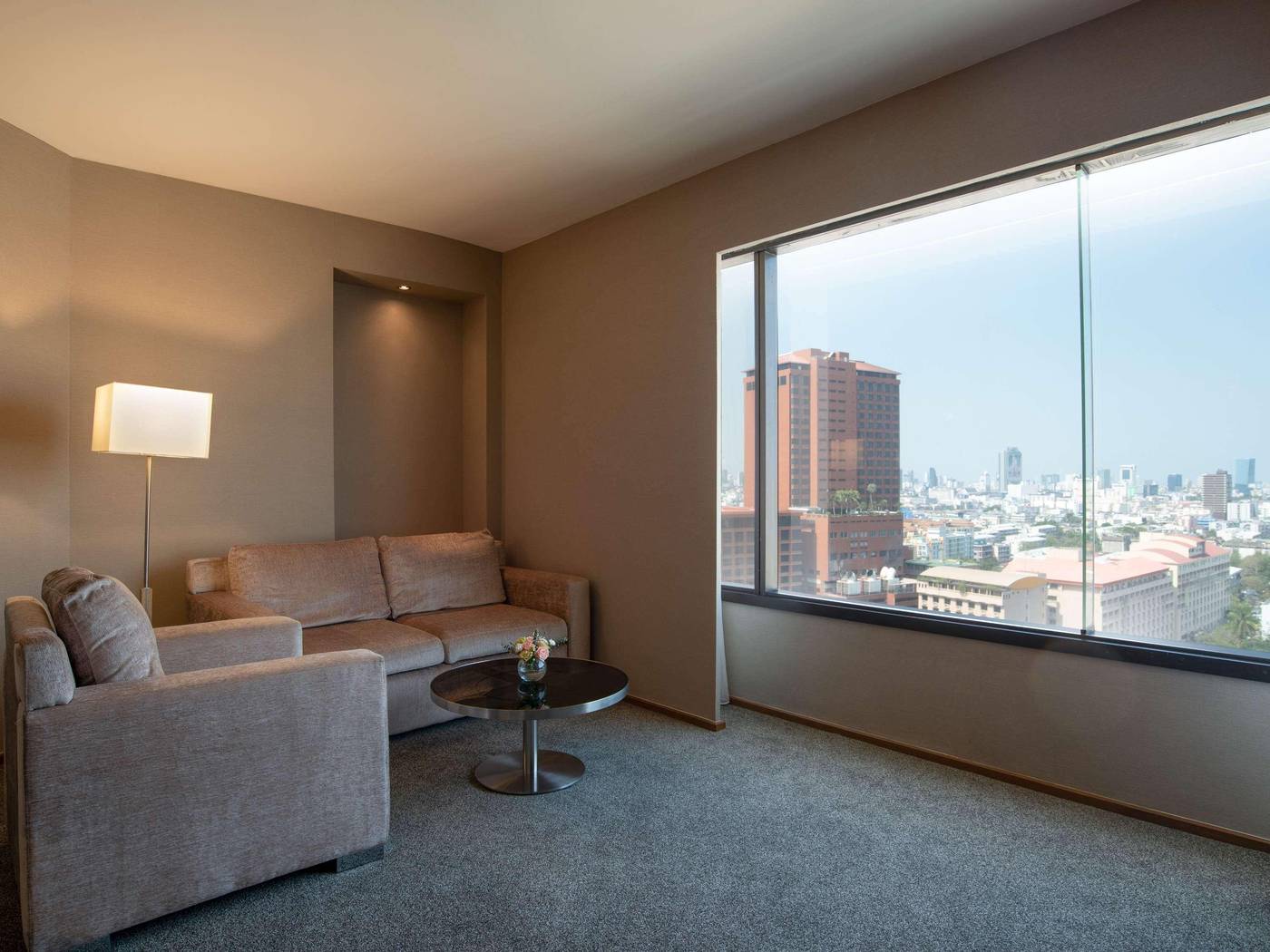 Swissotel-Bangkok-Ratchada-Room-27