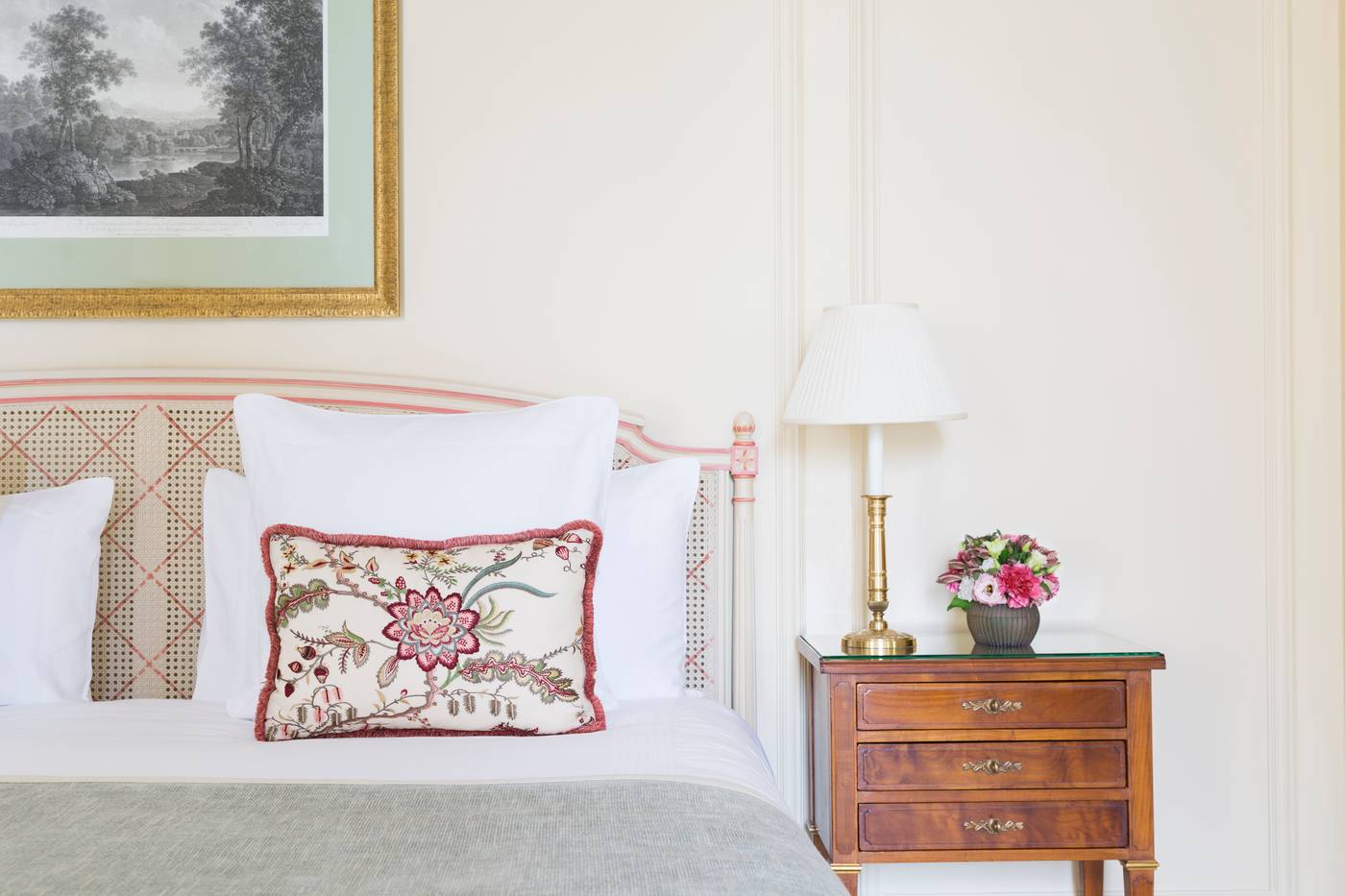 Le-Bristol-Paris-Room-74