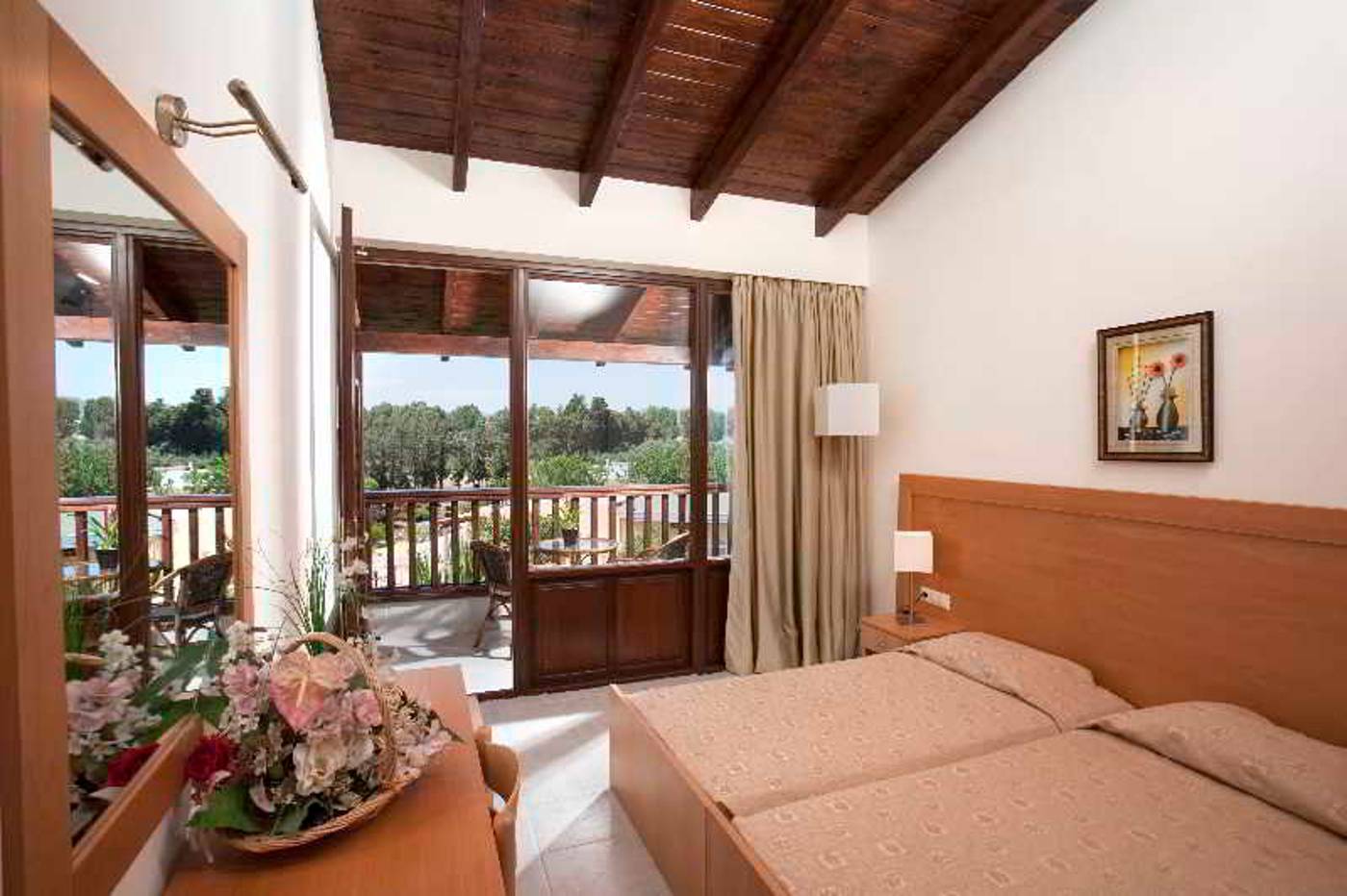 Golden-Odyssey-Room-14