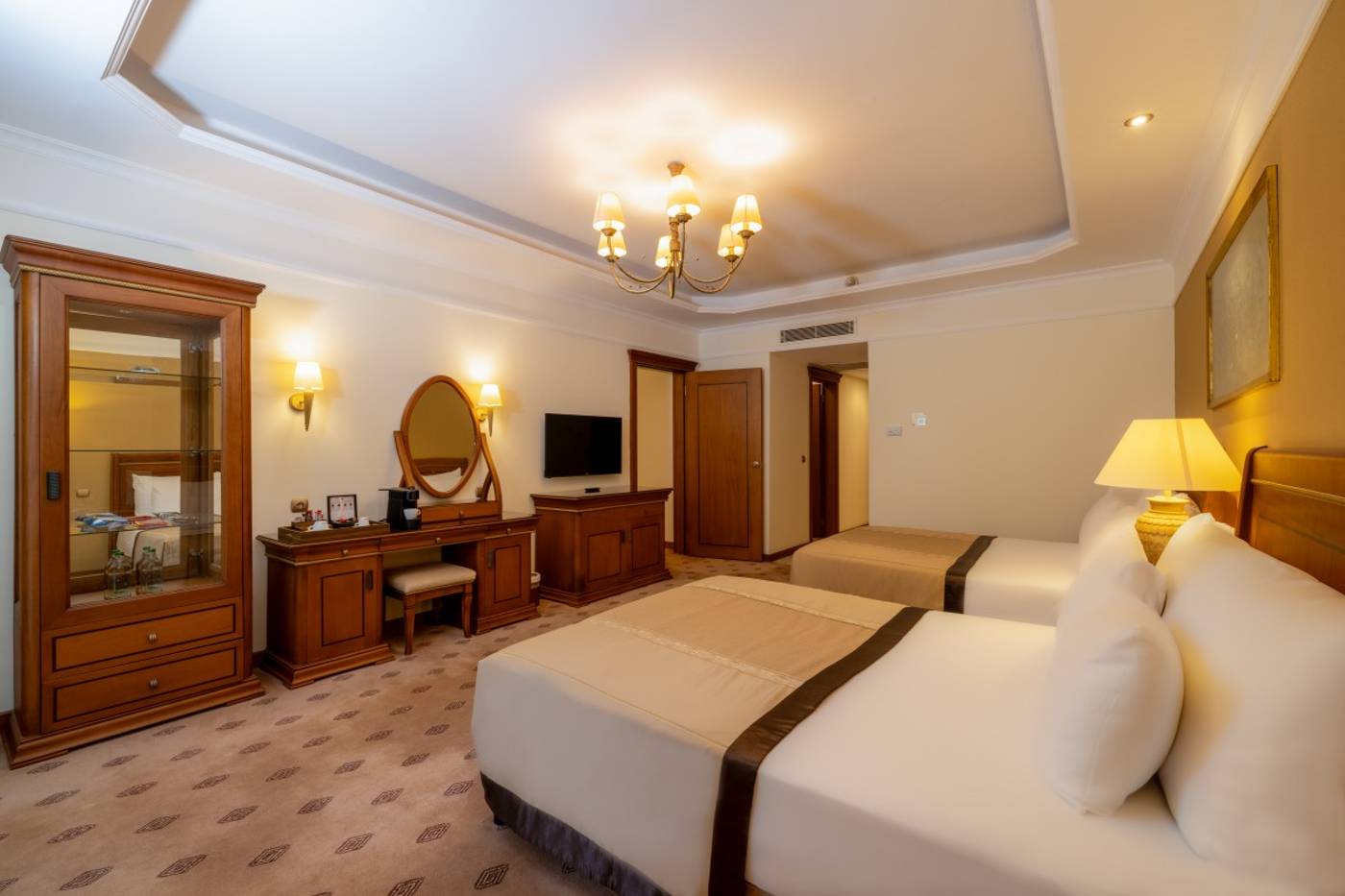 Nirvana-Dolce-Vita-Room-21