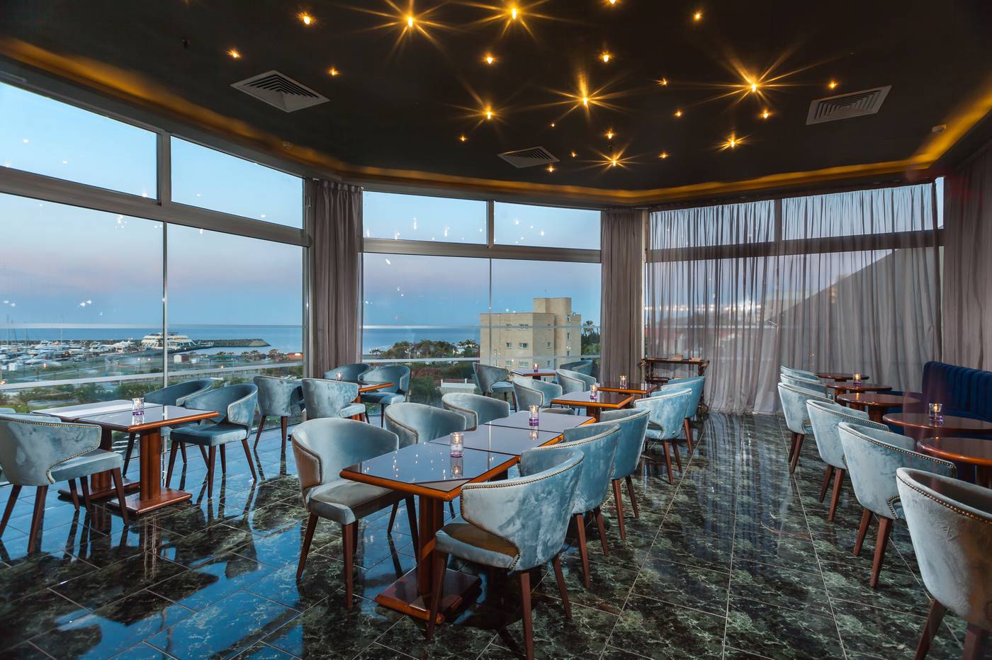 St--Raphael-Resort-Bar-63