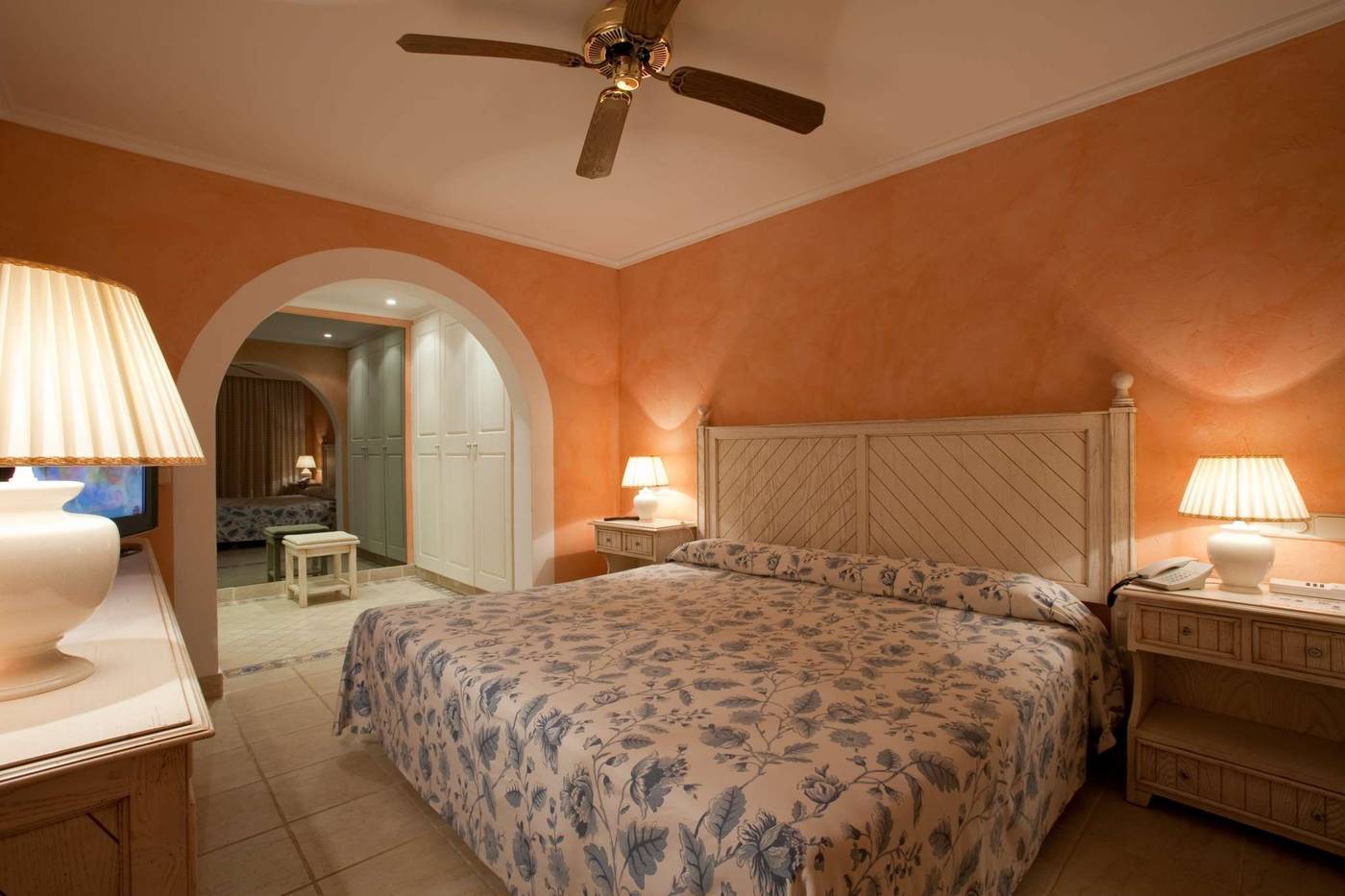 Royal-Son-Bou-Family-Club-Room-34