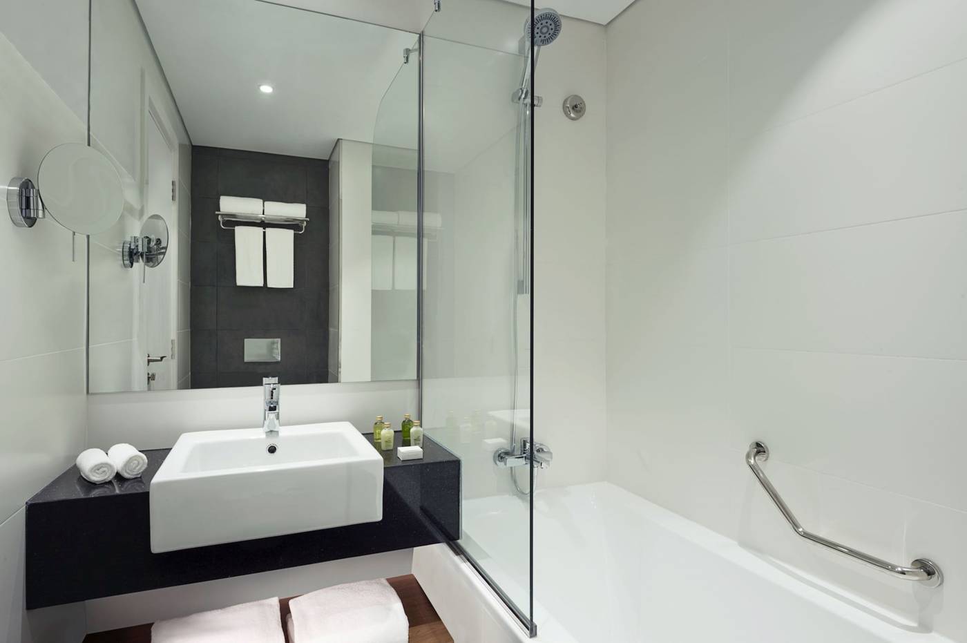 Tryp-By-Wyndham-Dubai-Room-23