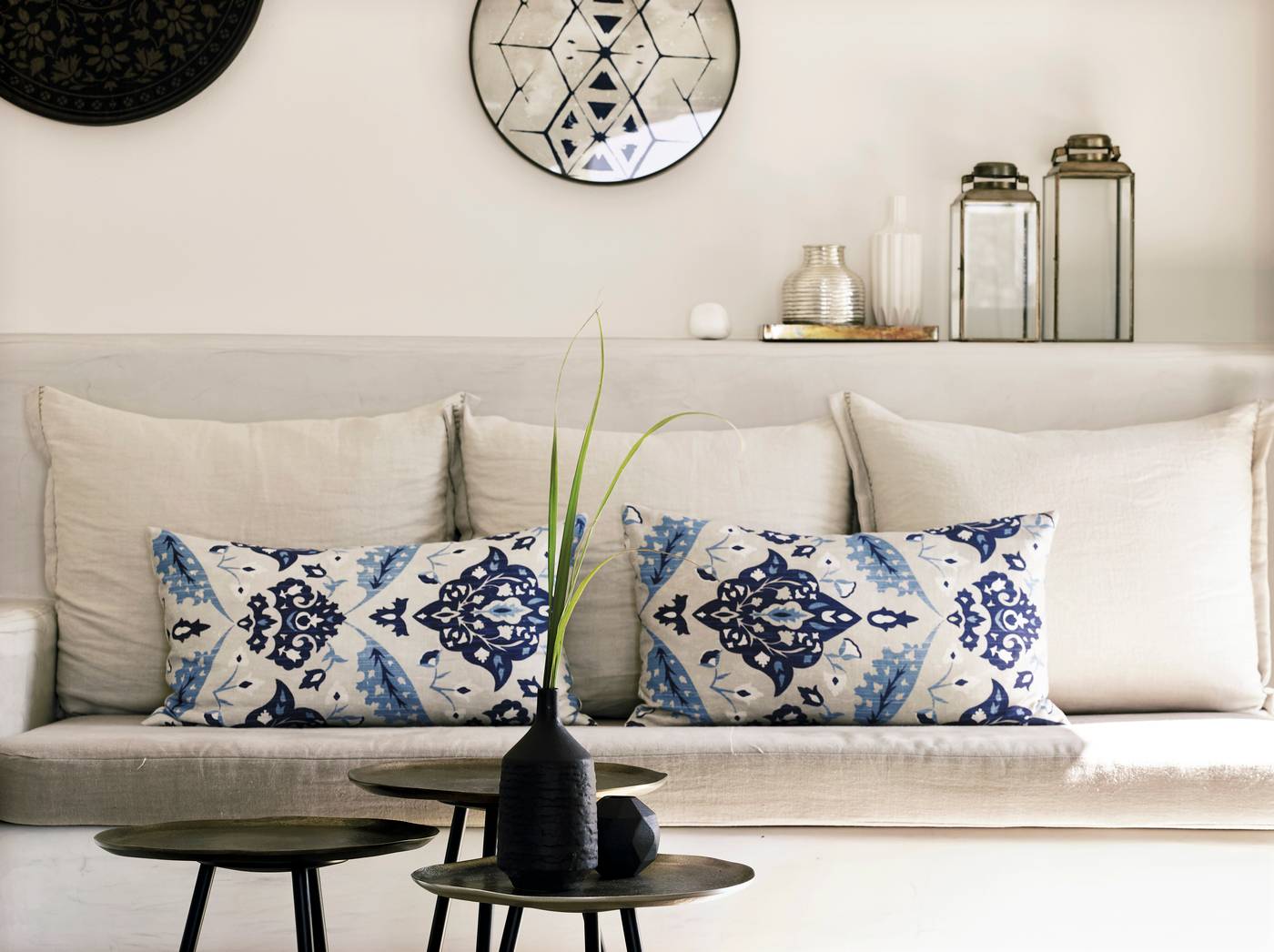 Santo-Maris-Oia--Luxury-Suites---Spa-Room-77