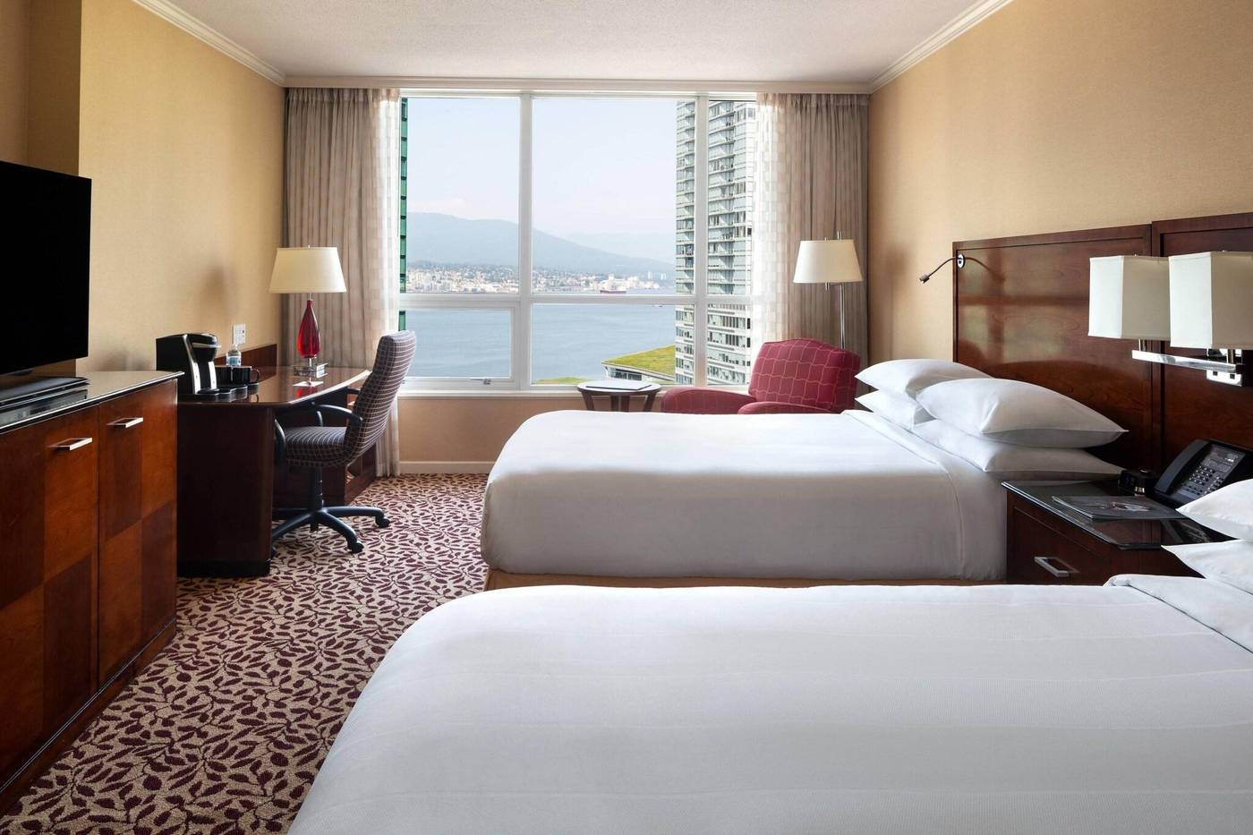 Vancouver-Marriott-Pinnacle-Downtown-Room-11
