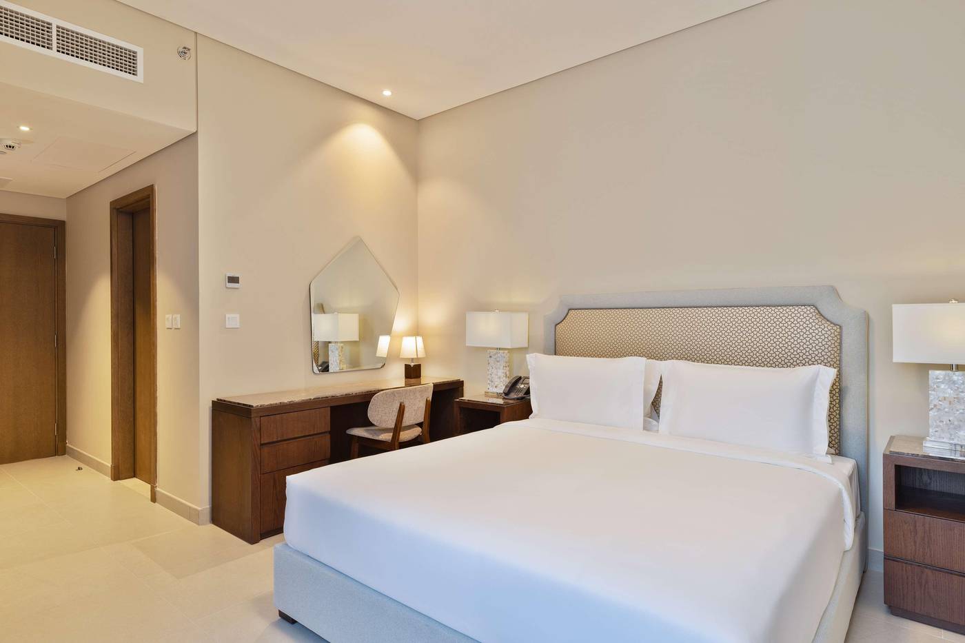 DoubleTree-by-Hilton-Doha-Downtown-Room-35