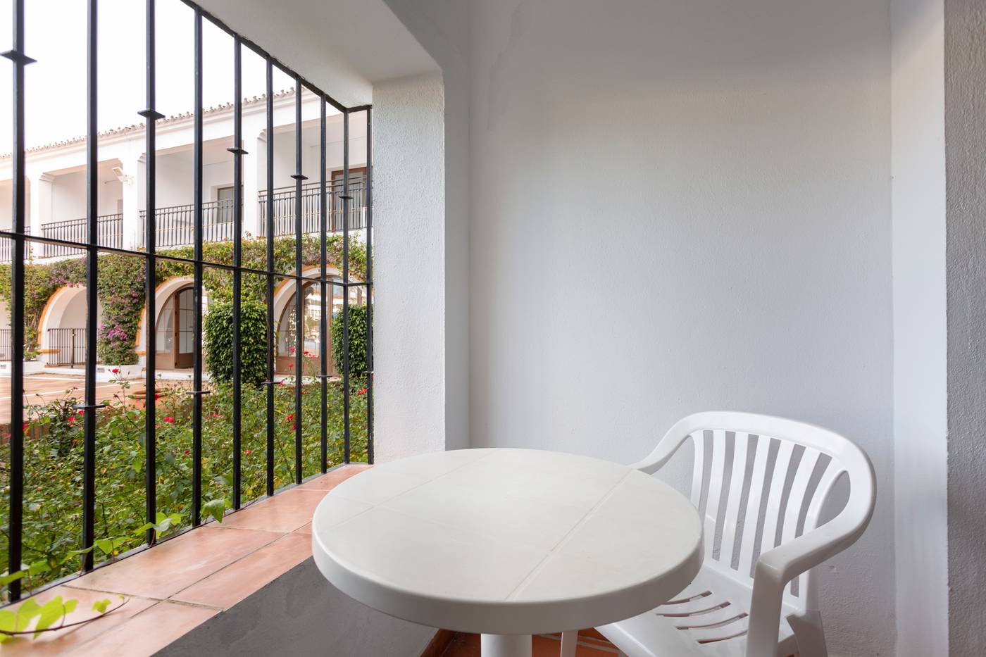 Hotel-Globales-Cortijo-Blanco-Room-40