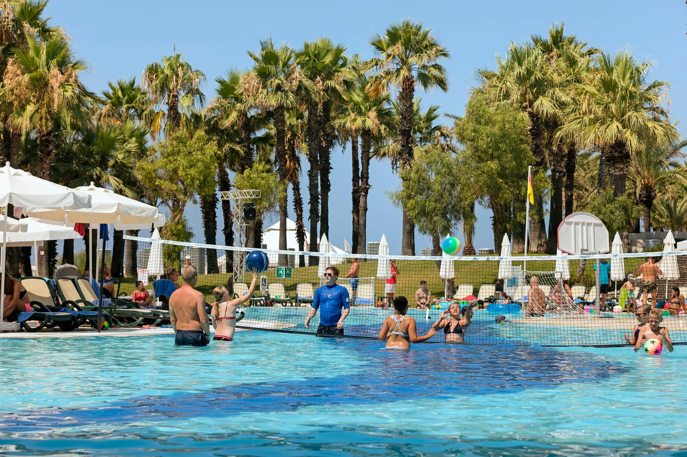 Seven-Seas-Hotel-Blue-Pool-5