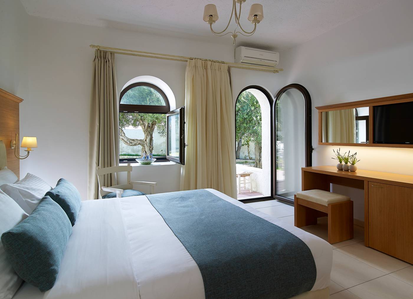 CHC-Coriva-Beach-Room-21