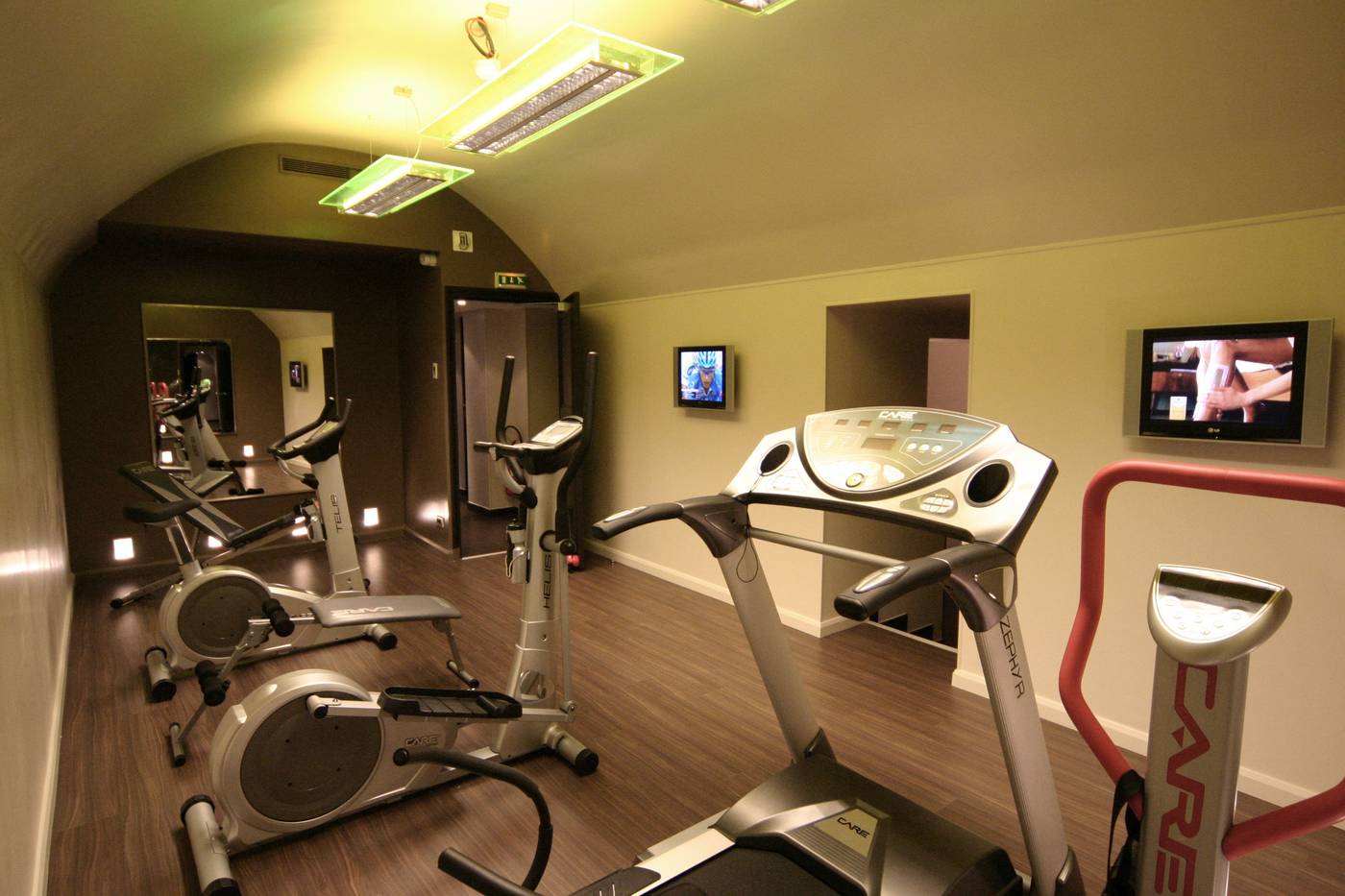 Hotel-Duo-Sports-and-Entertainment-13