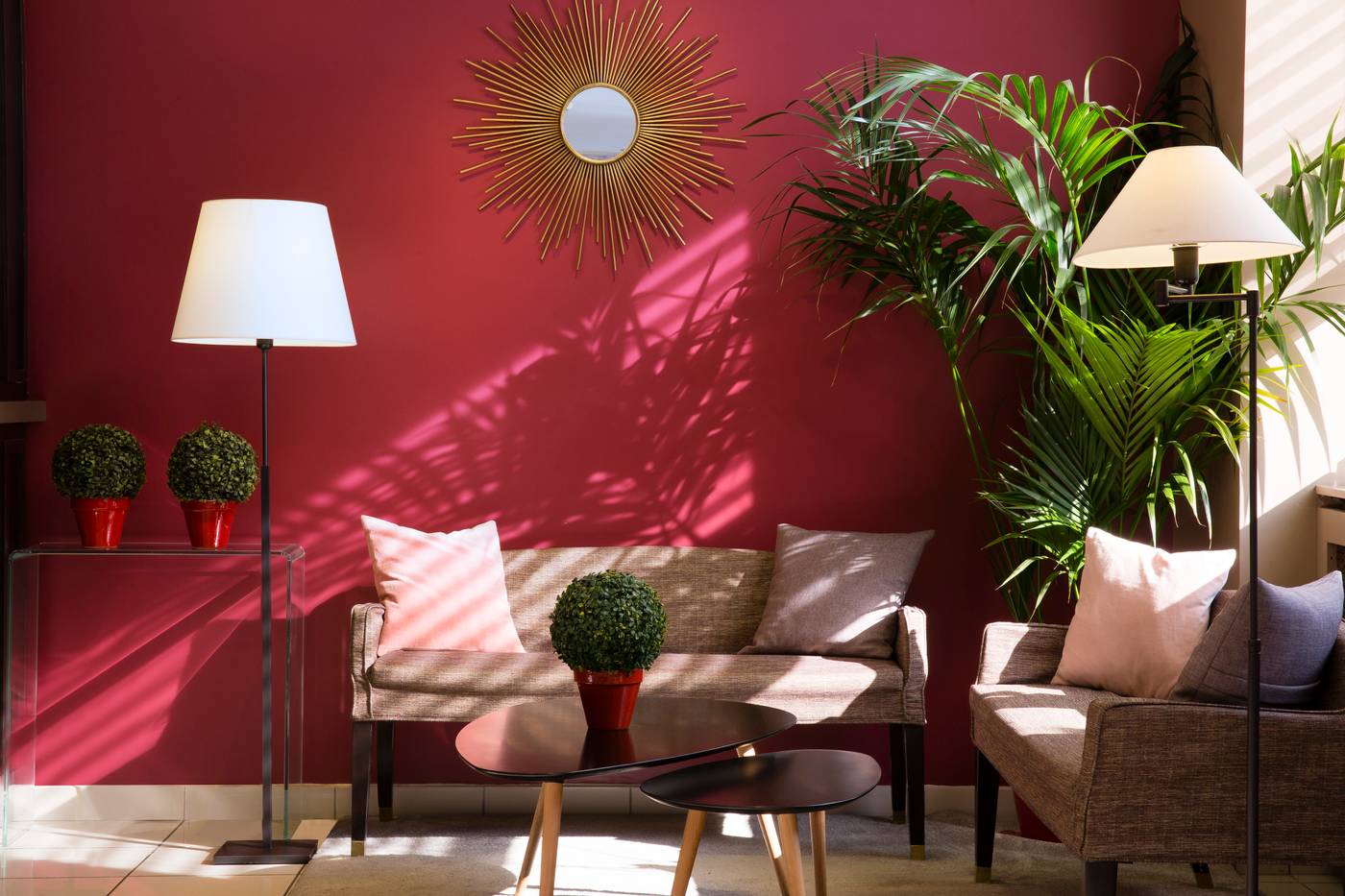 Europe-Tour-Eiffel-Lobby-19