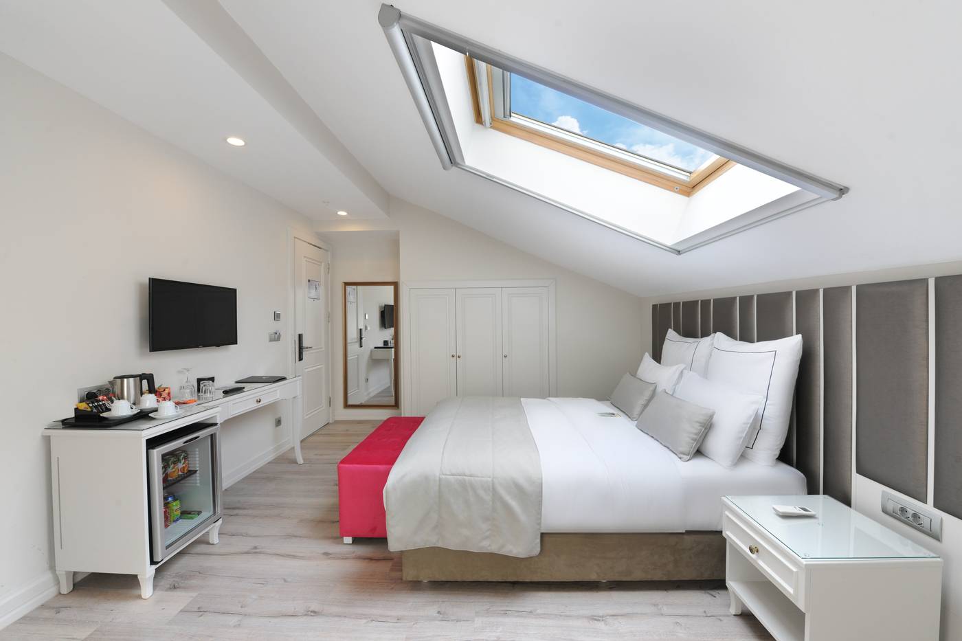 Le-Petit-Palace-Hotel-Room-3