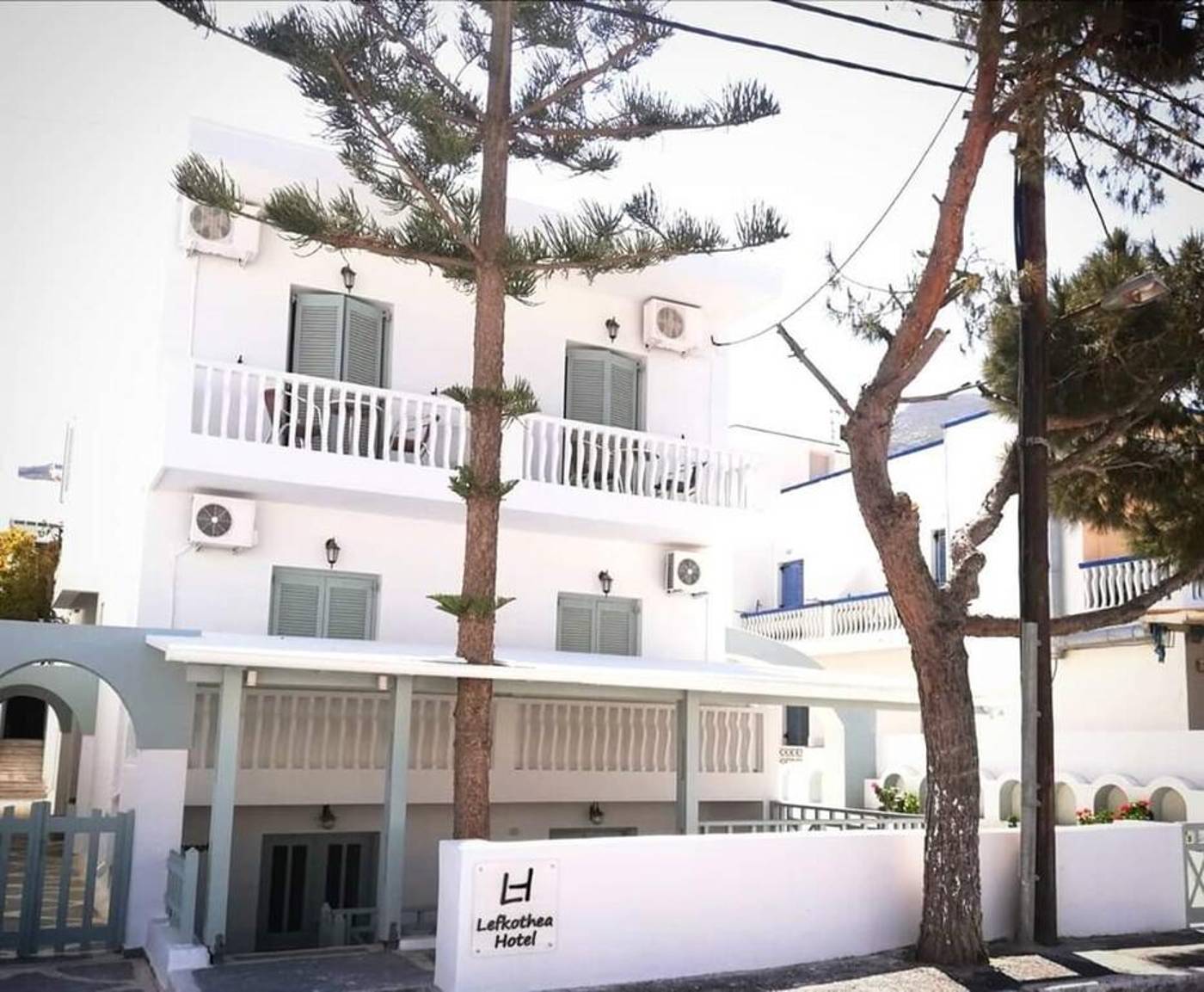 Villa-Kamari-Star-General-view-3