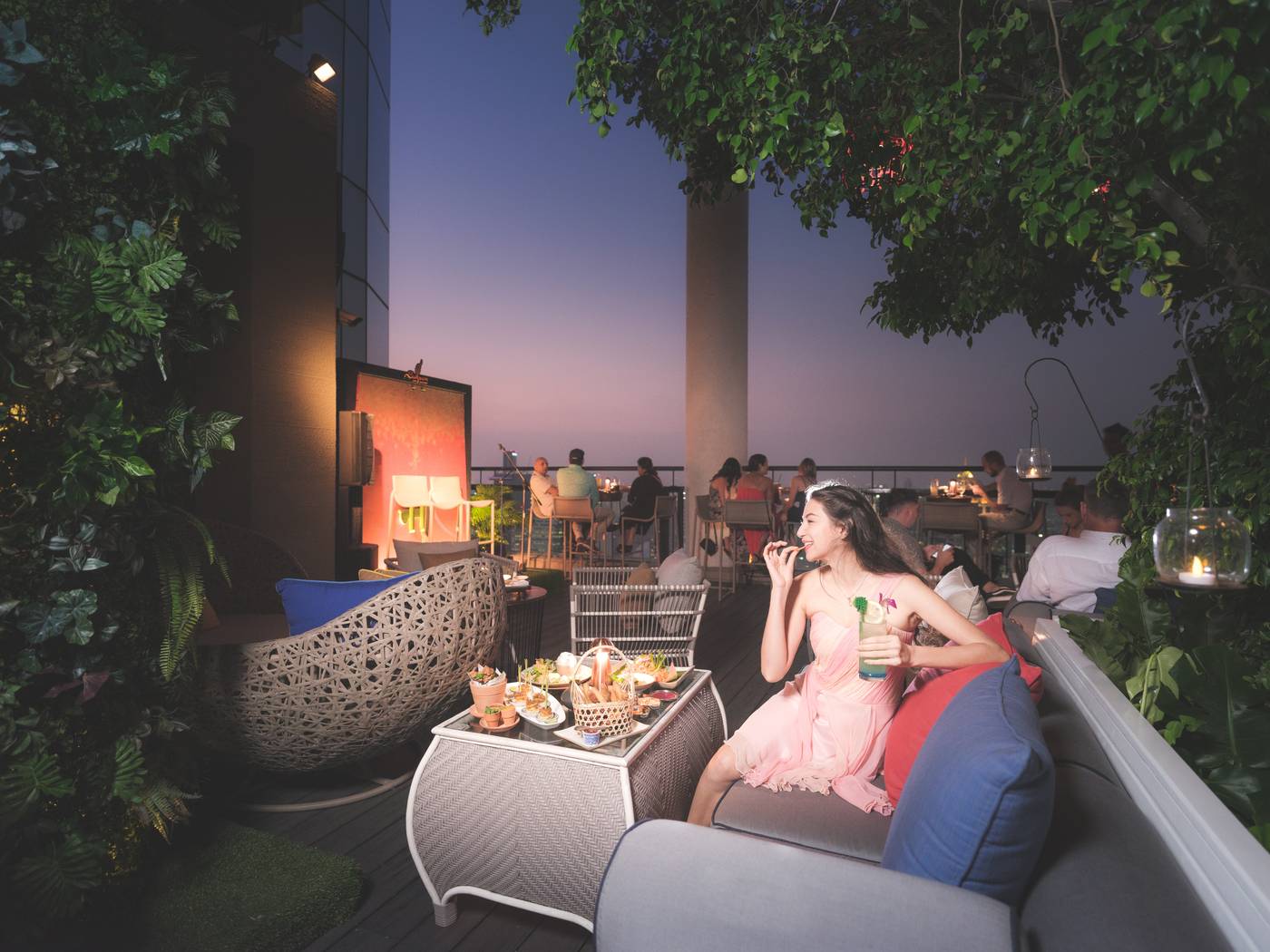 Banyan-Tree-Bangkok-Bar-64