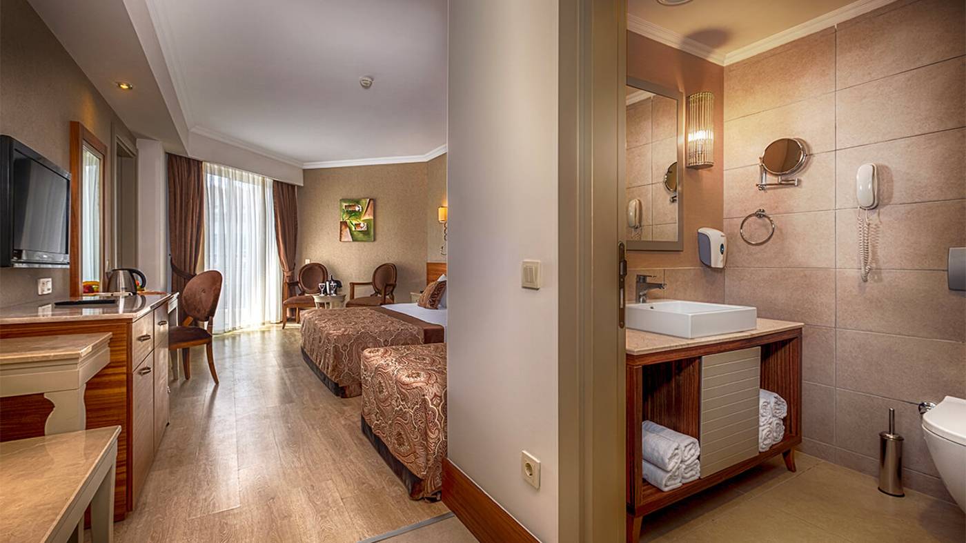 Well-Palace-Side-Room-34