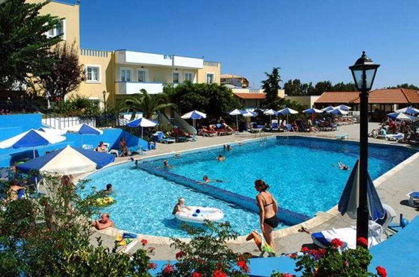 Alexander-House-Hotel-Pool-7