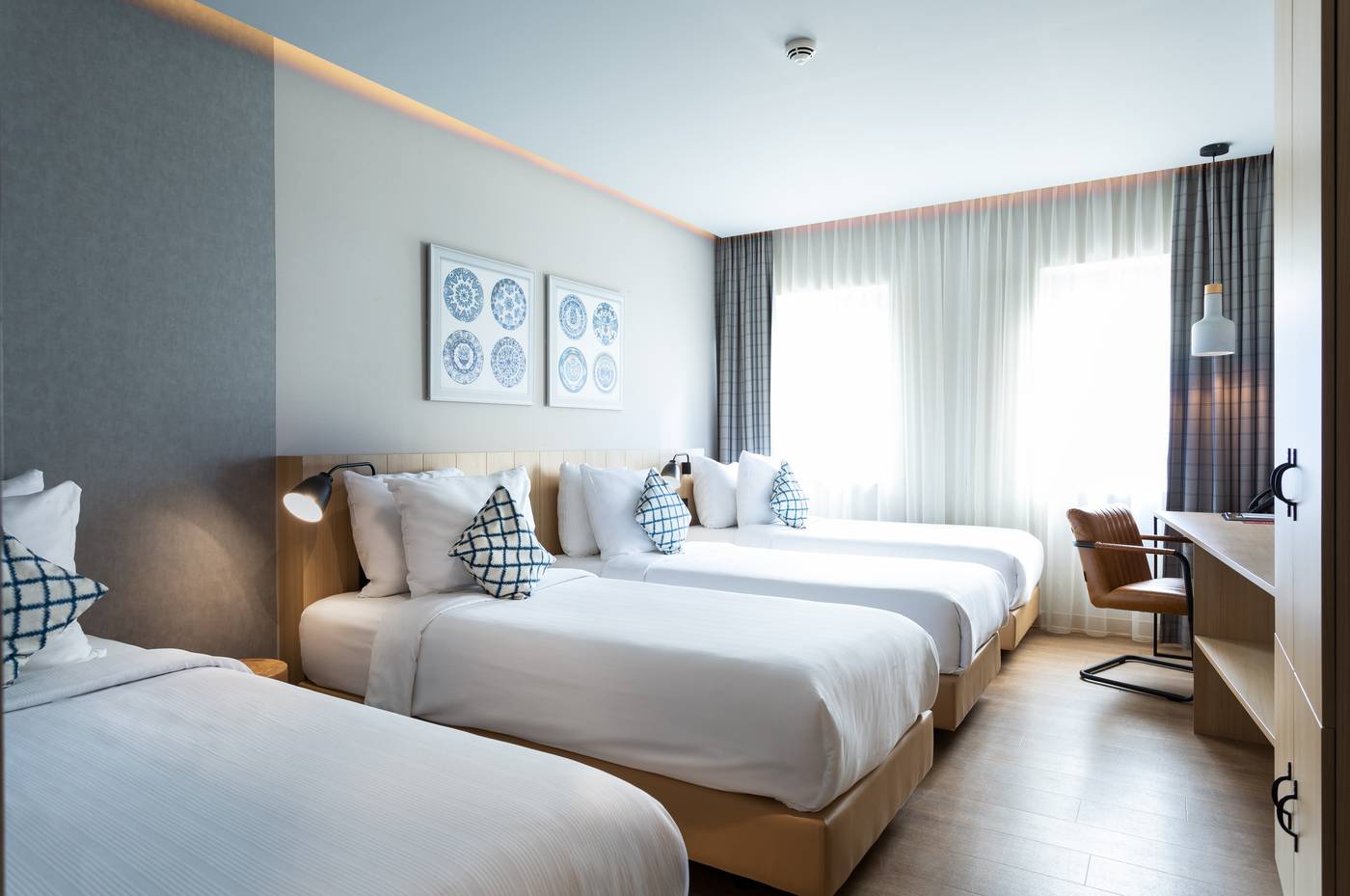 Urban-Lodge-Hotel-Room-40