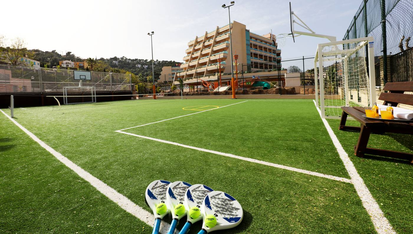 Golden-Bahia-de-Tossa-Sports-and-Entertainment-66