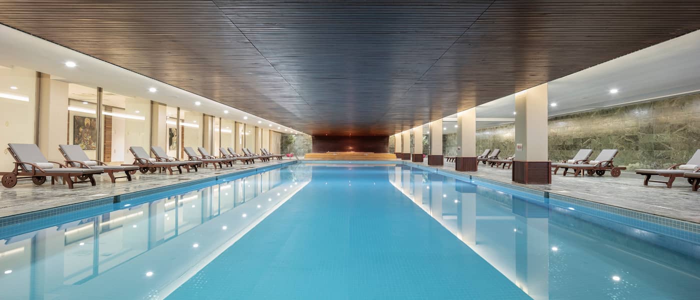 Nirvana-Cosmopolitan-Pool-86