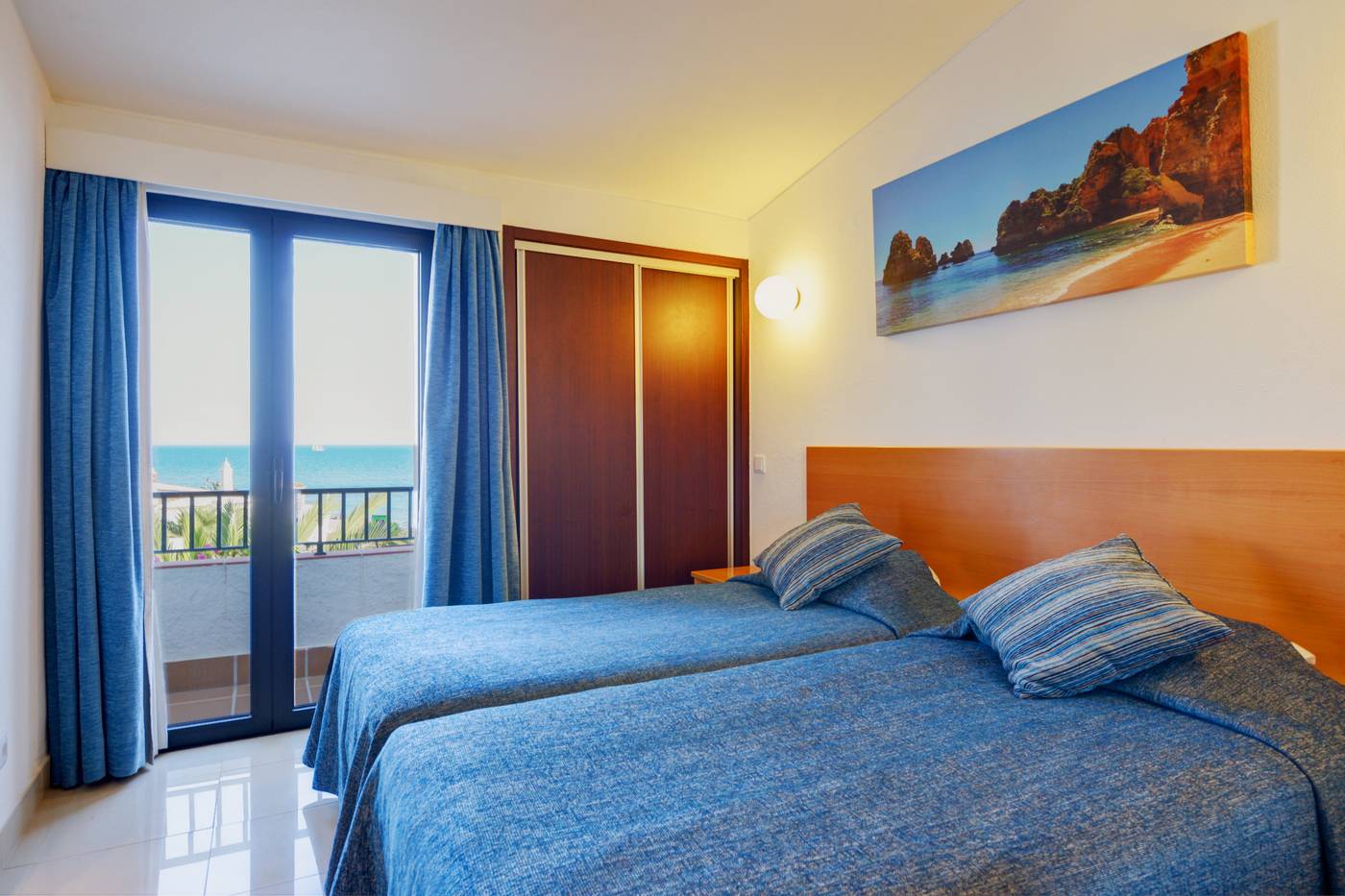 3HB-Golden-Beach-Room-10