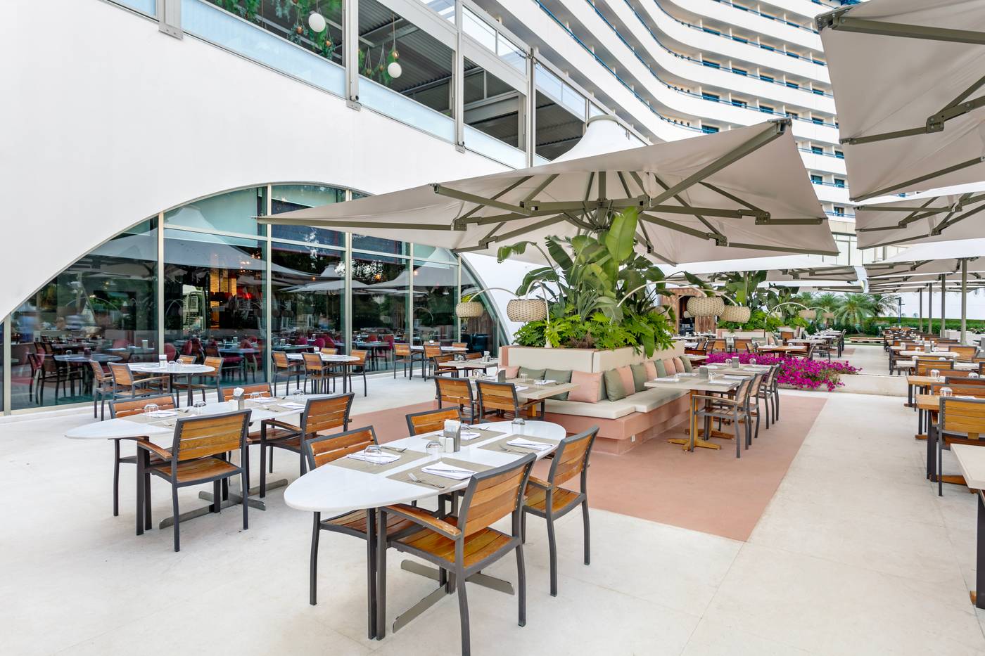 Titanic-Deluxe-Lara-Restaurant-86