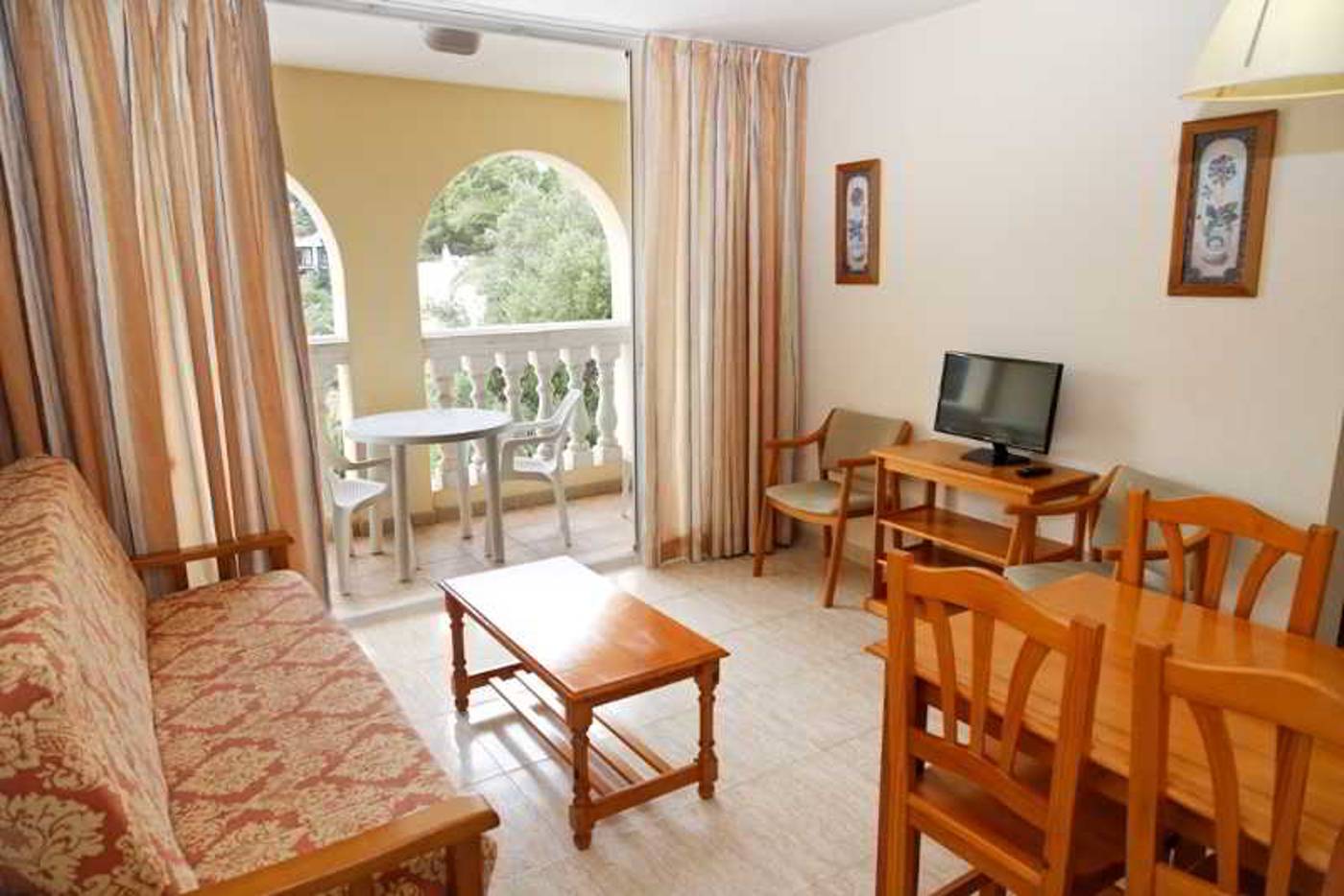 Aparthotel-Reco-des-Sol-Ibiza-Room-23