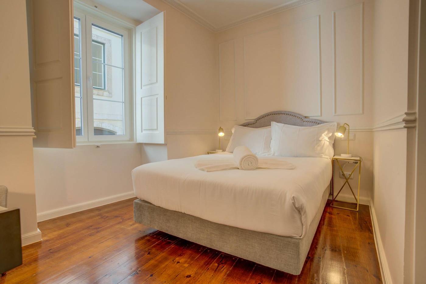 Solar-Dos-Poetas-Room-37