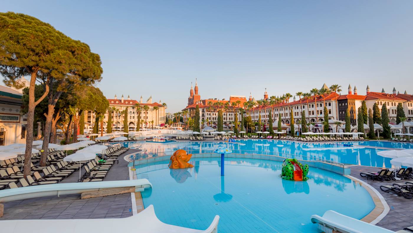 Swandor-Topkapi-Palace-Pool-2