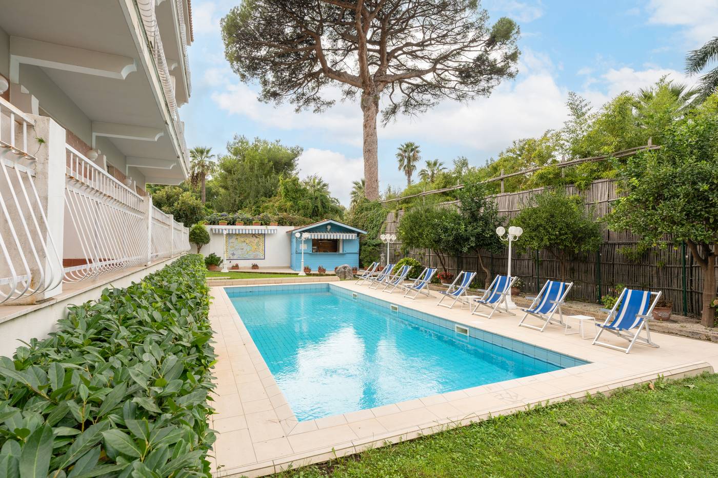 Eliseo-Park-s-Pool-2