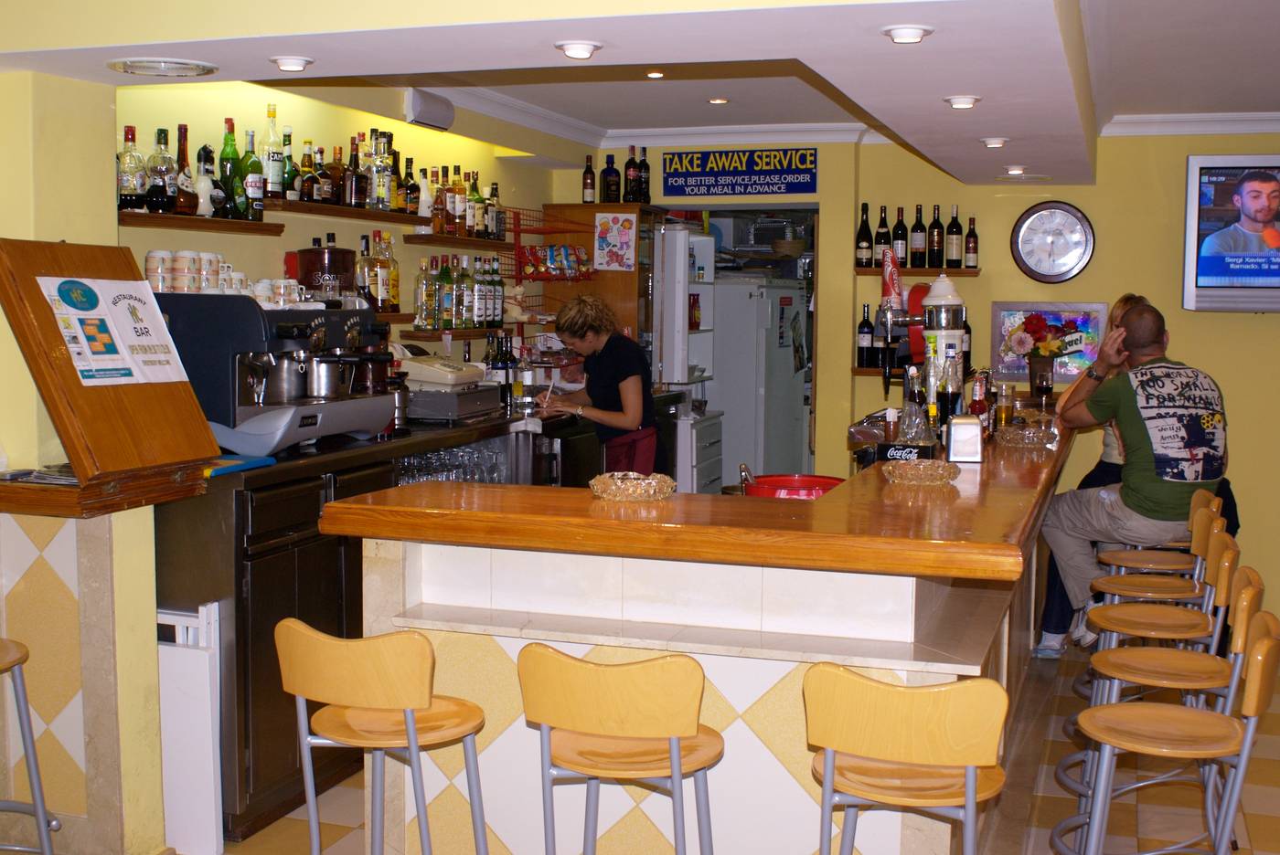 Hamilton-Court-Bar-48