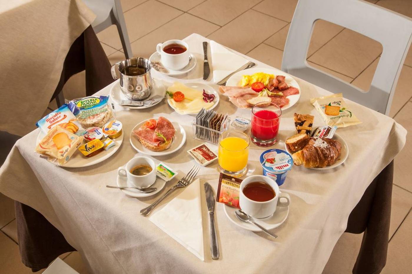 Artis-Hotel-Restaurant-19