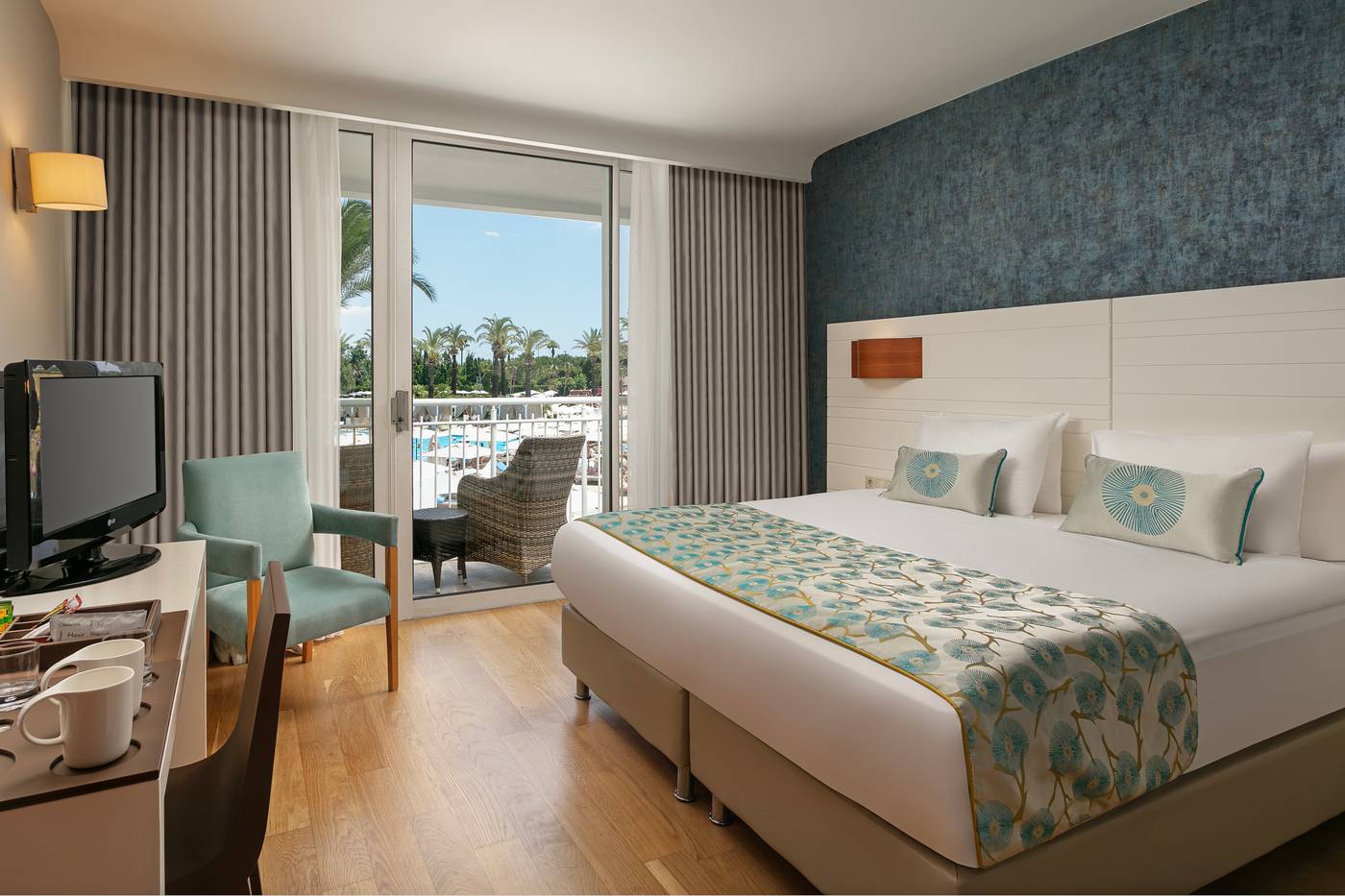 Titanic-Deluxe-Lara-Room-29