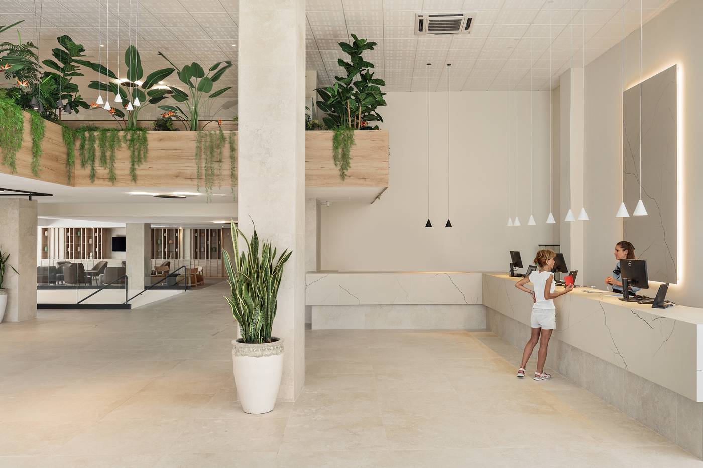 Best-Oasis-Tropical-Lobby-65