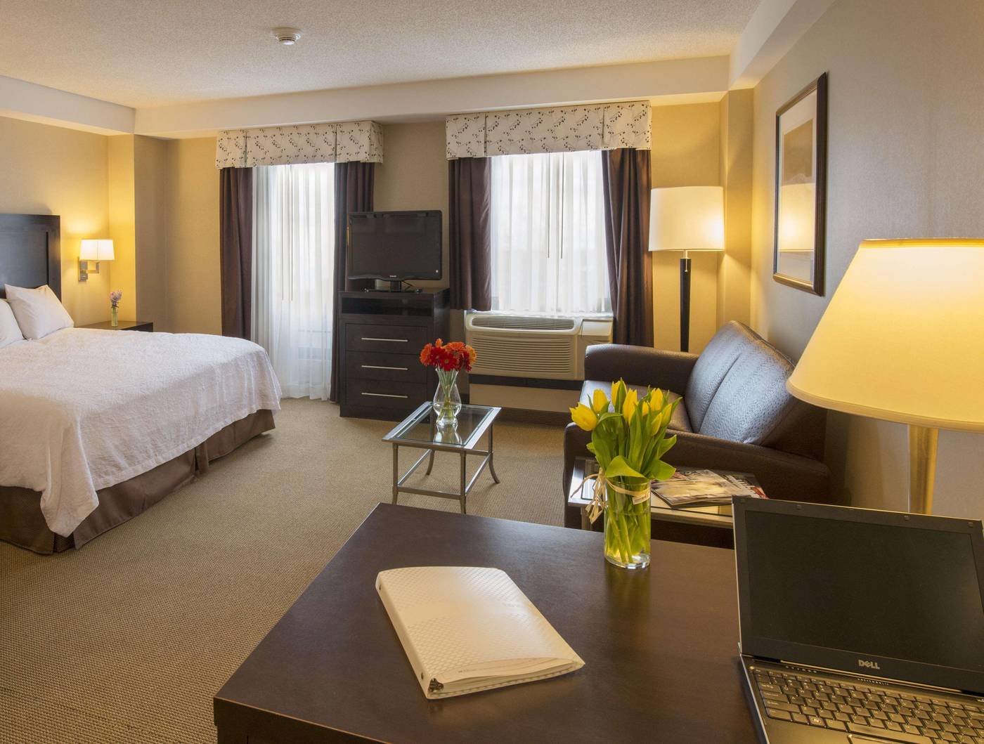 Hampton-Inn---Suites-Boston-Crosstown-Center-Room-3