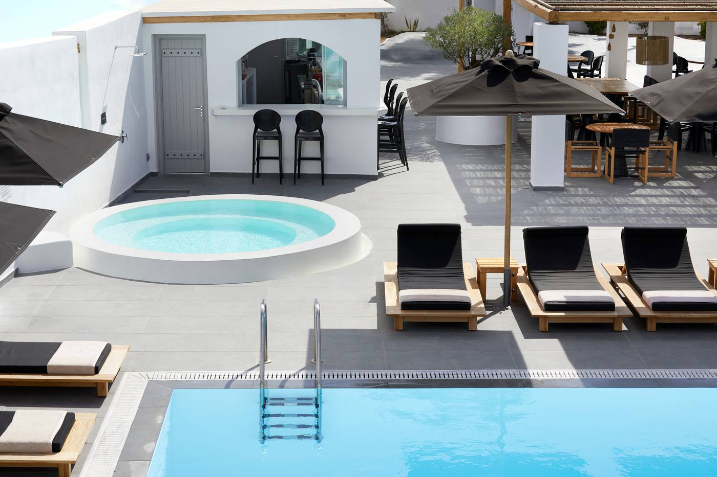 Kalisti-Hotel---Suites-Room-9