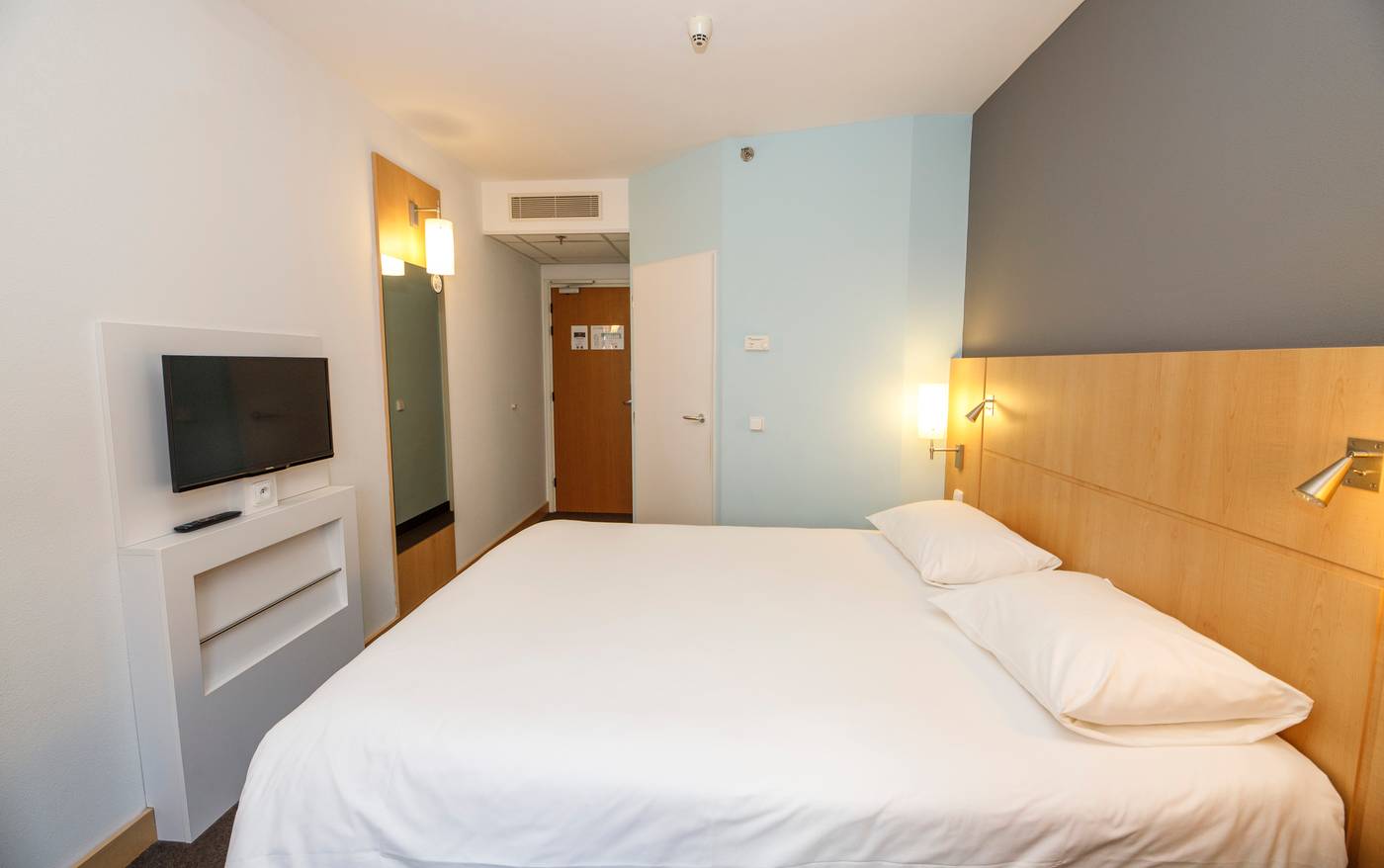 Ibis-Praha-Old-Town-Room-32