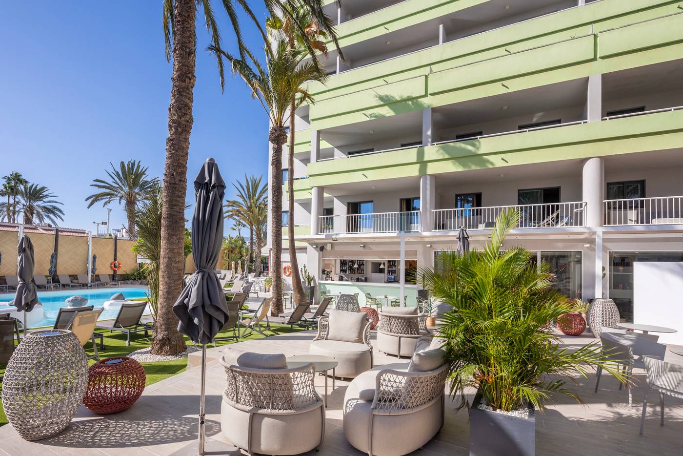 Hotel-LIVVO-Anamar-Suites-Pool-6