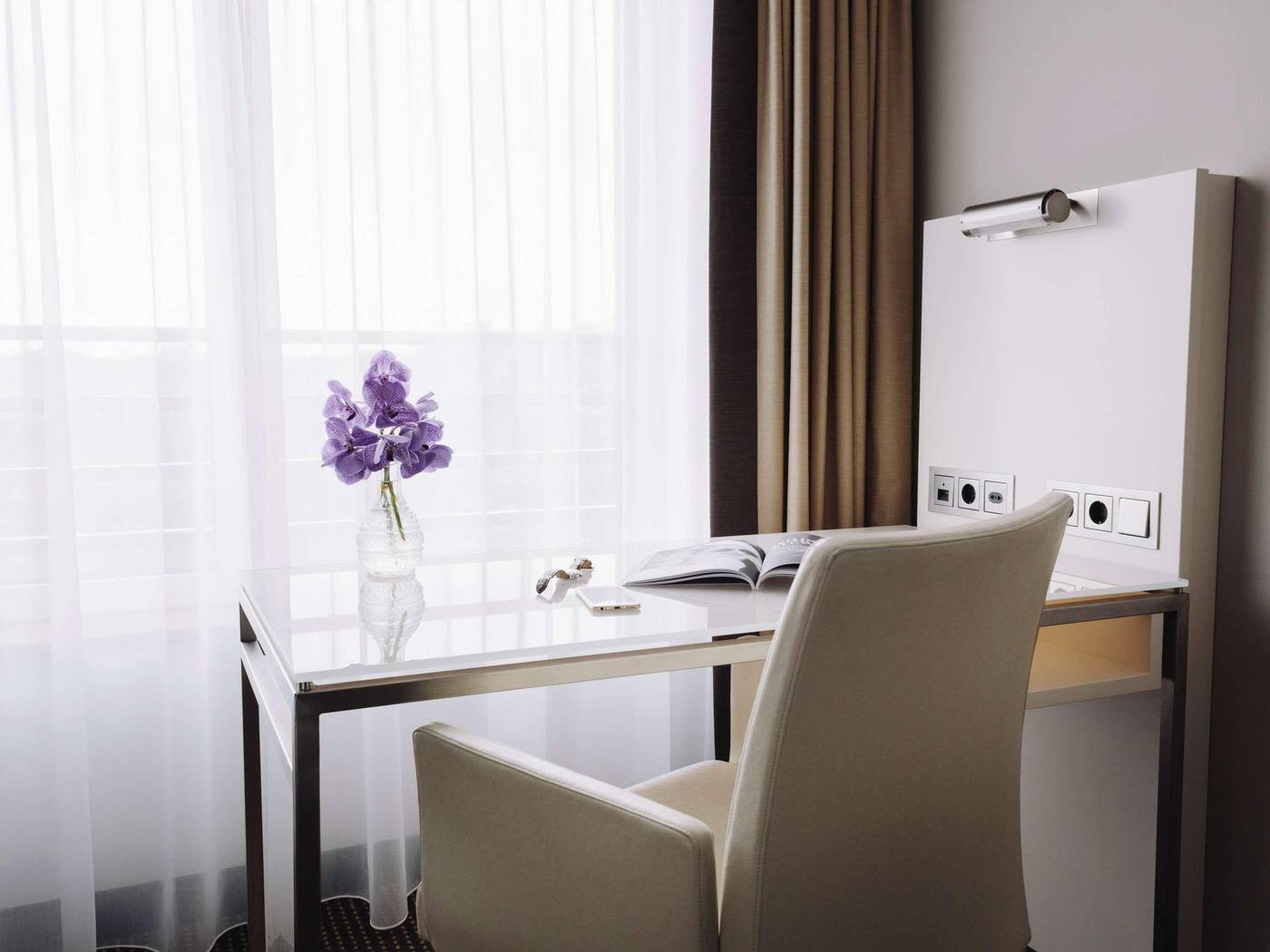 Pullman-Berlin-Schweizerhof-Room-8