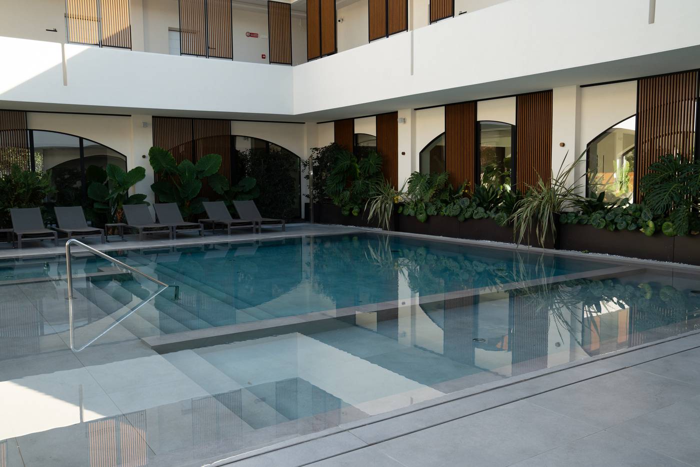 Limen-Wellness-Hotel-Pool-40