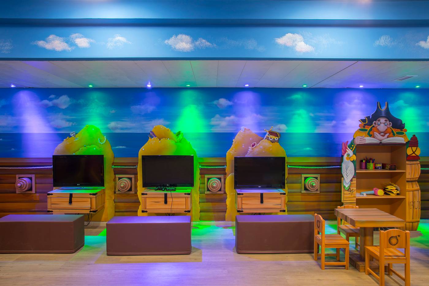 Leonardo-Cypria-Bay-Sports-and-Entertainment-67