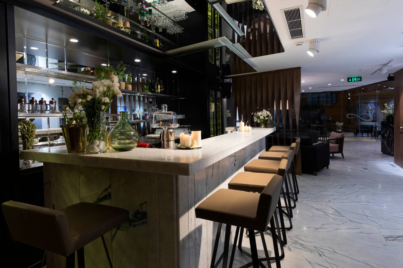 Endless-Art-Hotel-Lobby-2