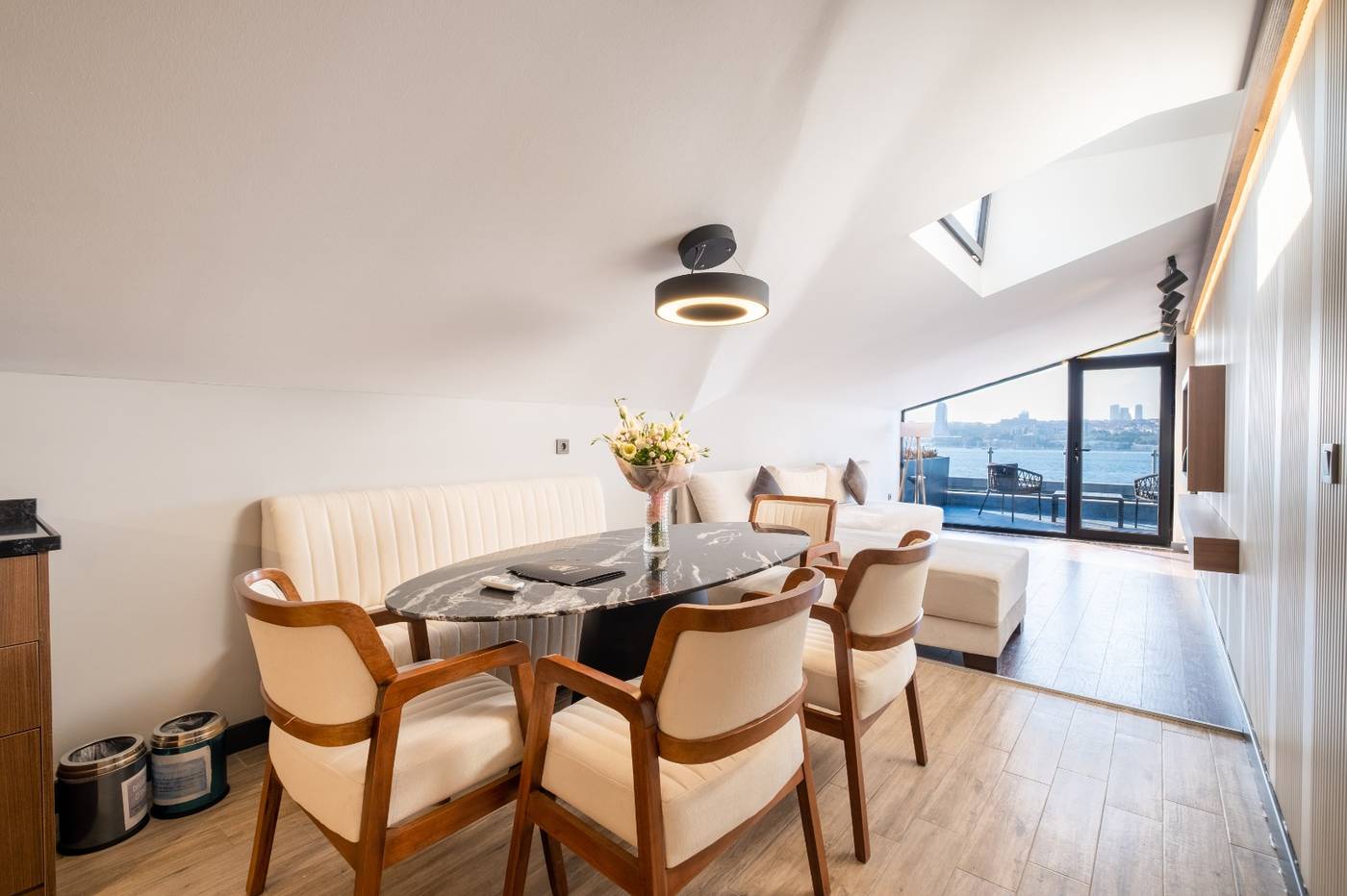 216-Bosphorus-Suite-Room-9