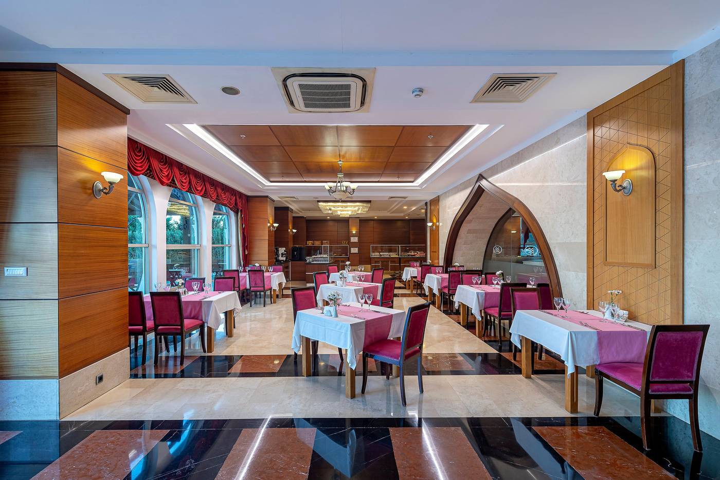 Crowne-Plaza-Antalya-Restaurant-53