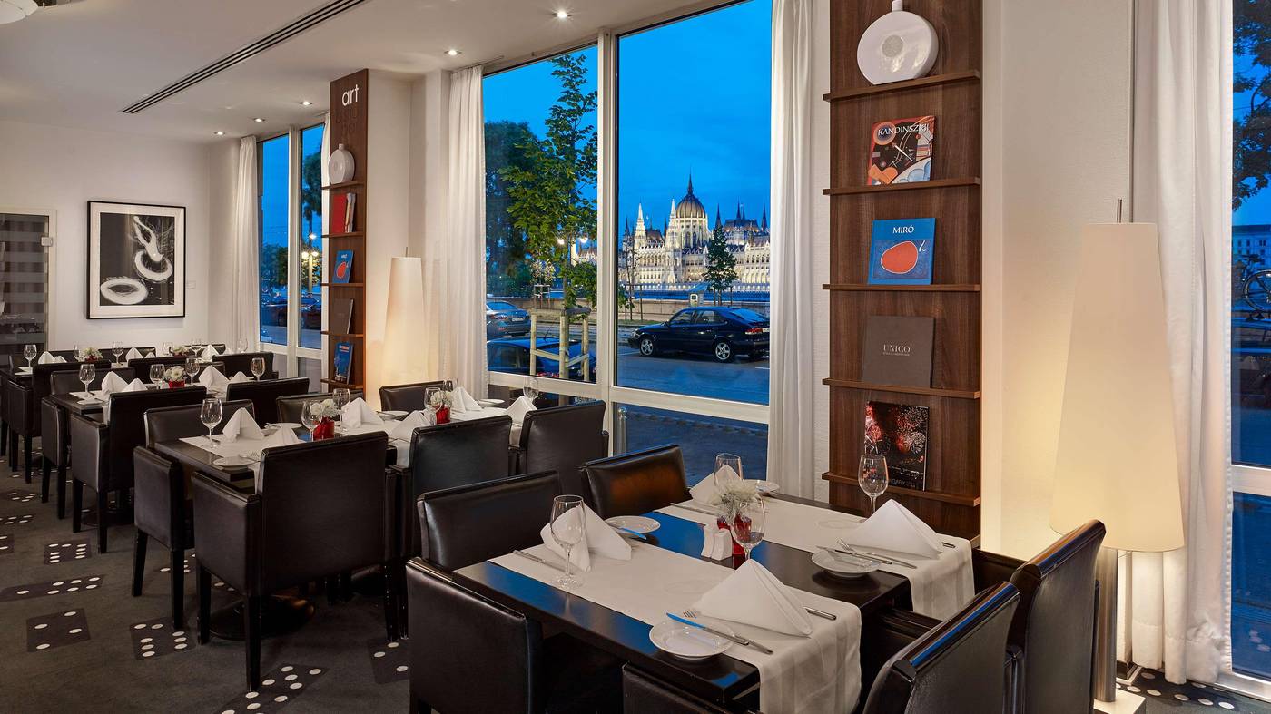 art-otel-Budapest-powered-by-Radisson-Hotels-Restaurant-34