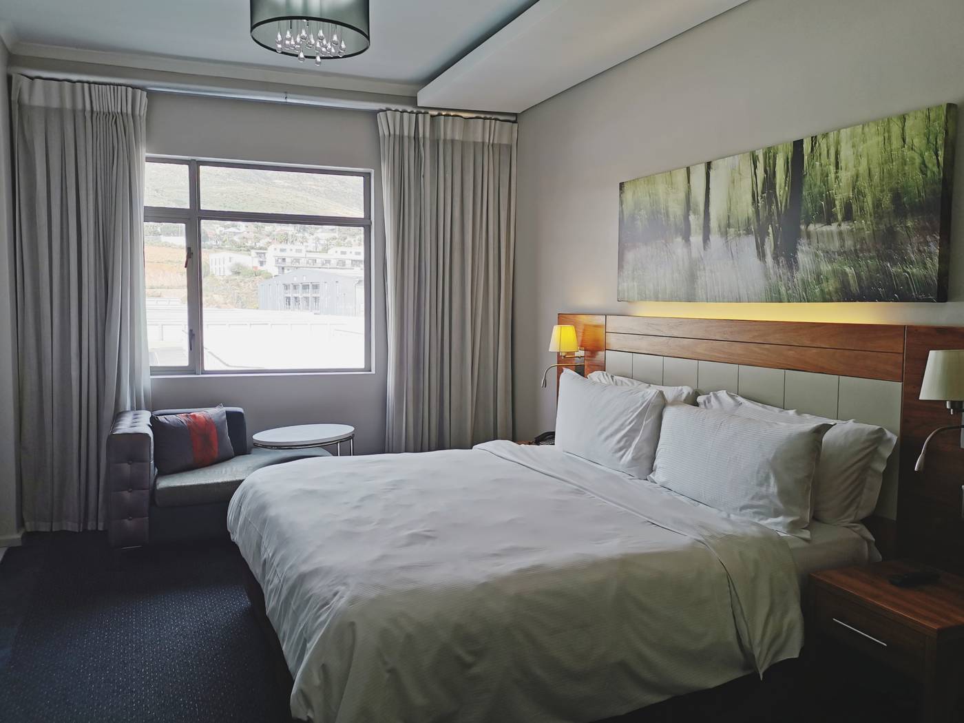 Doubletree-by-Hilton-Cape-Town-Room-37